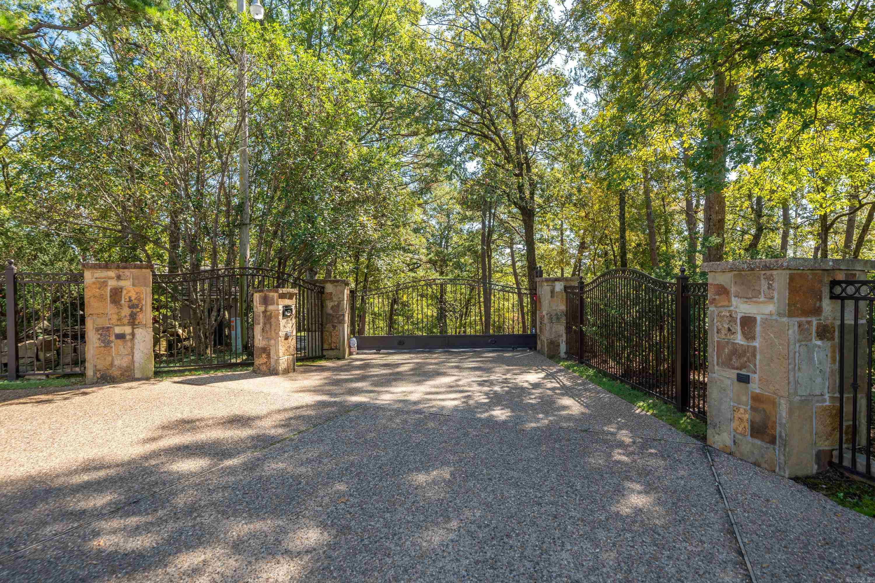 412 Long Island Dr