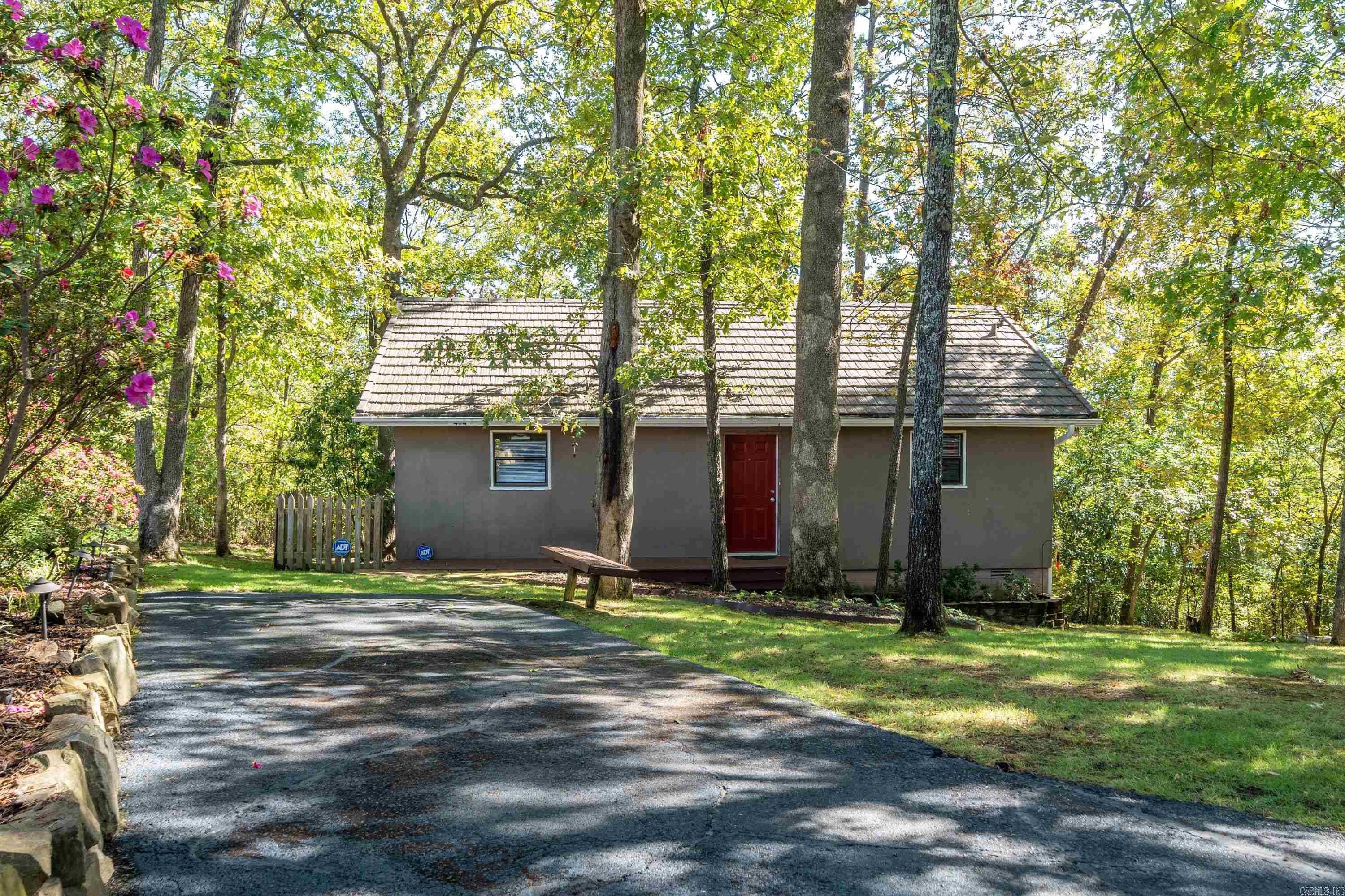 412 Long Island Dr