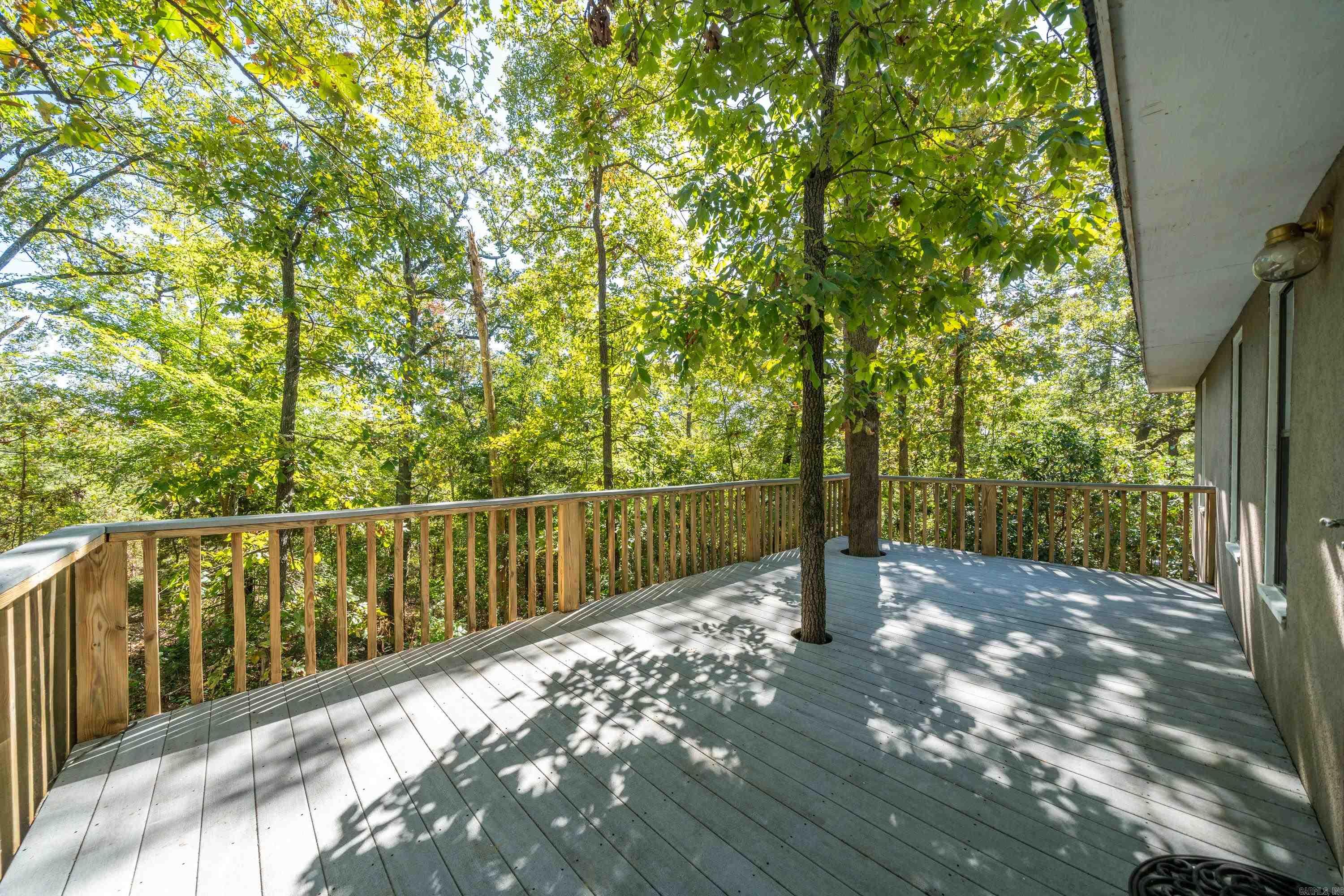 412 Long Island Dr