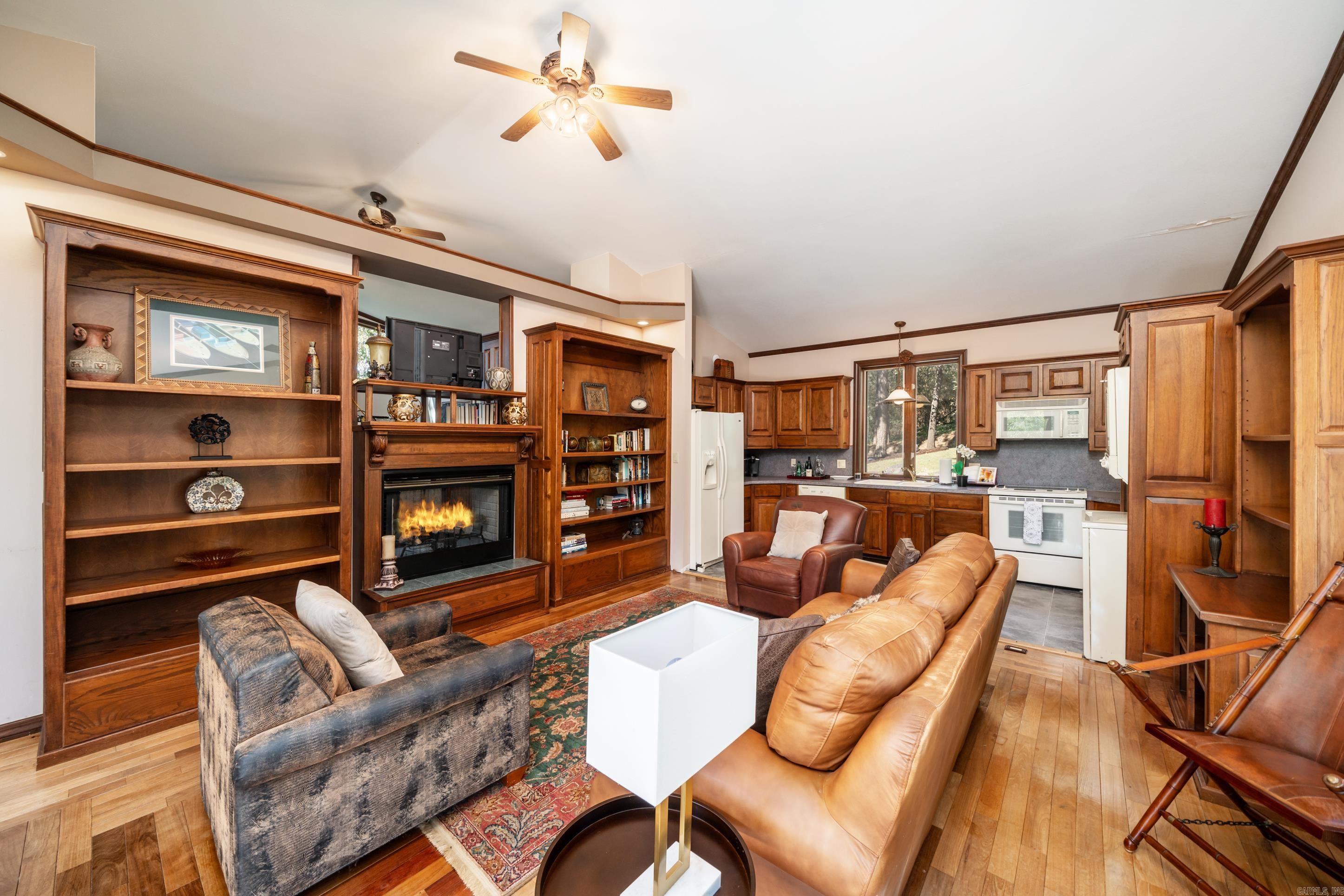 412 Long Island Dr