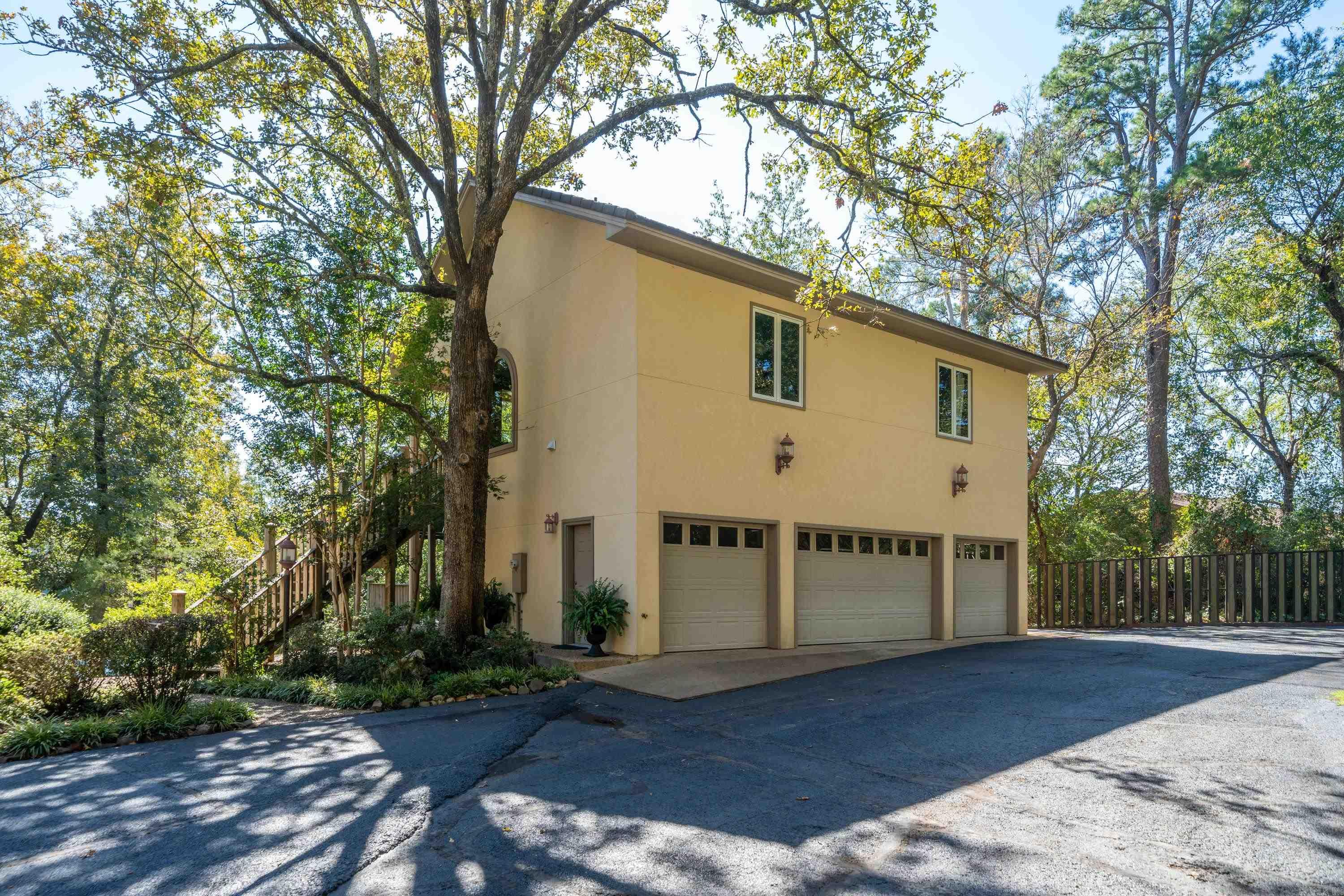 412 Long Island Dr