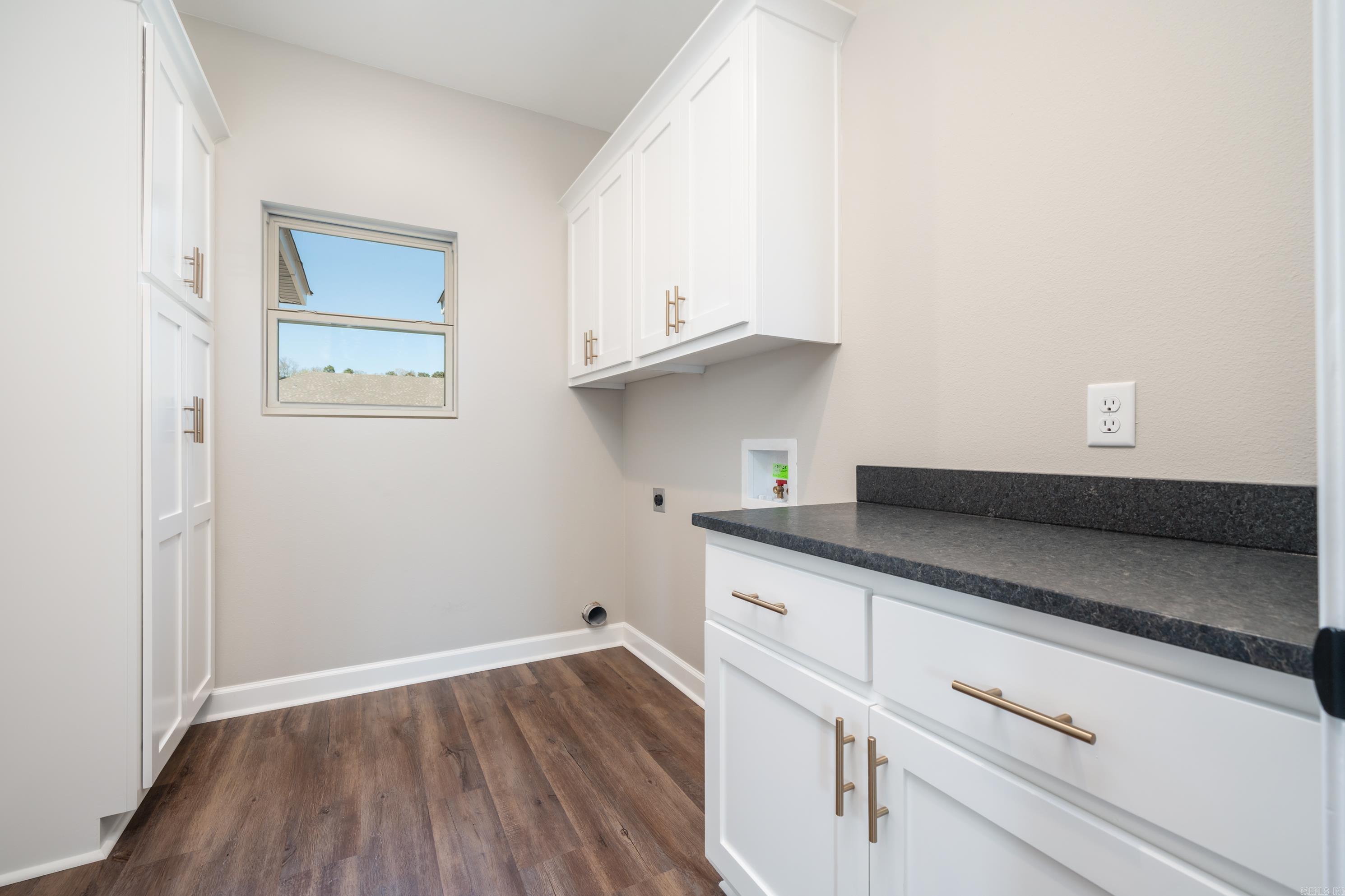 142 E. San Mateo