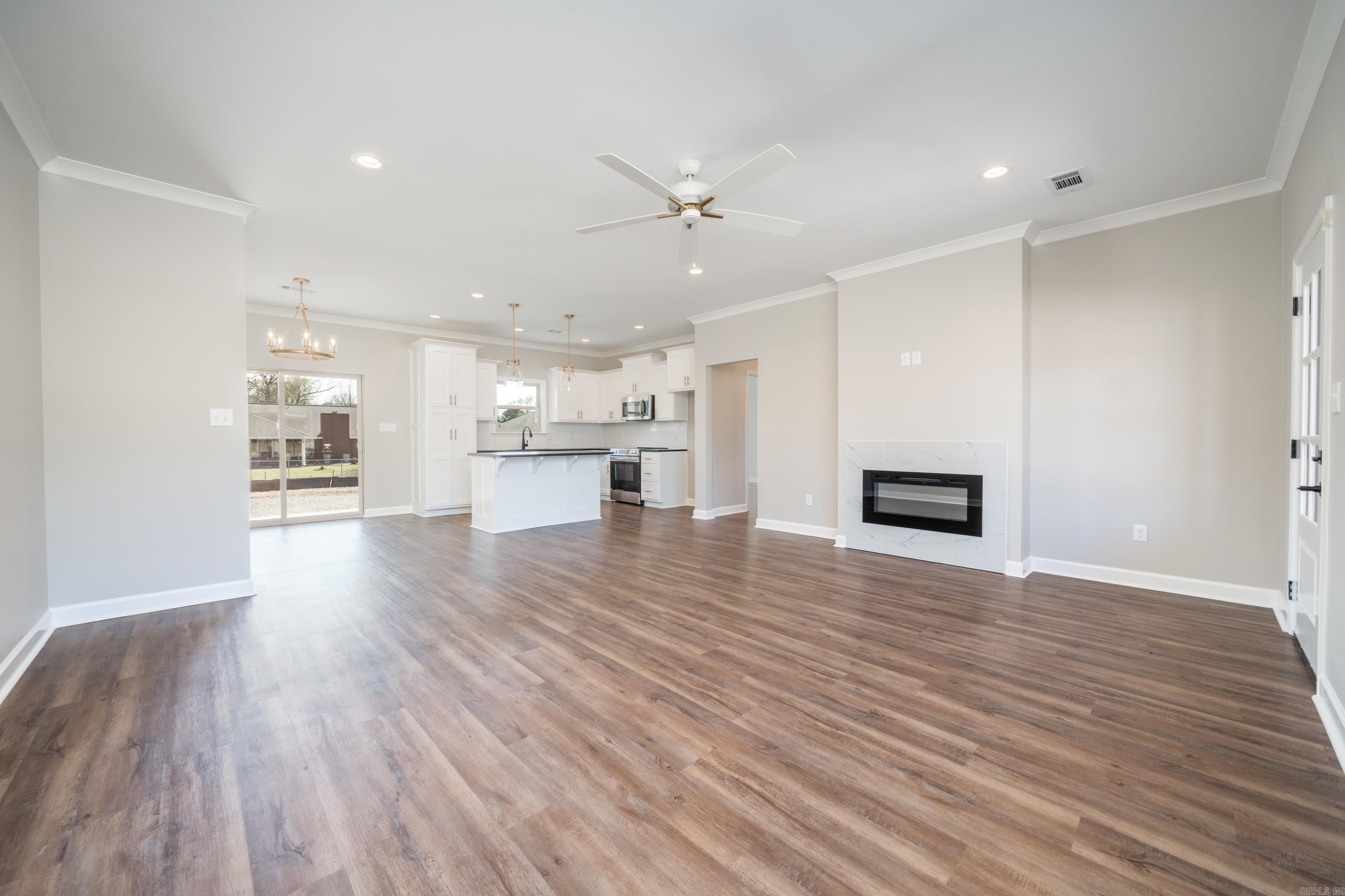 142 E. San Mateo