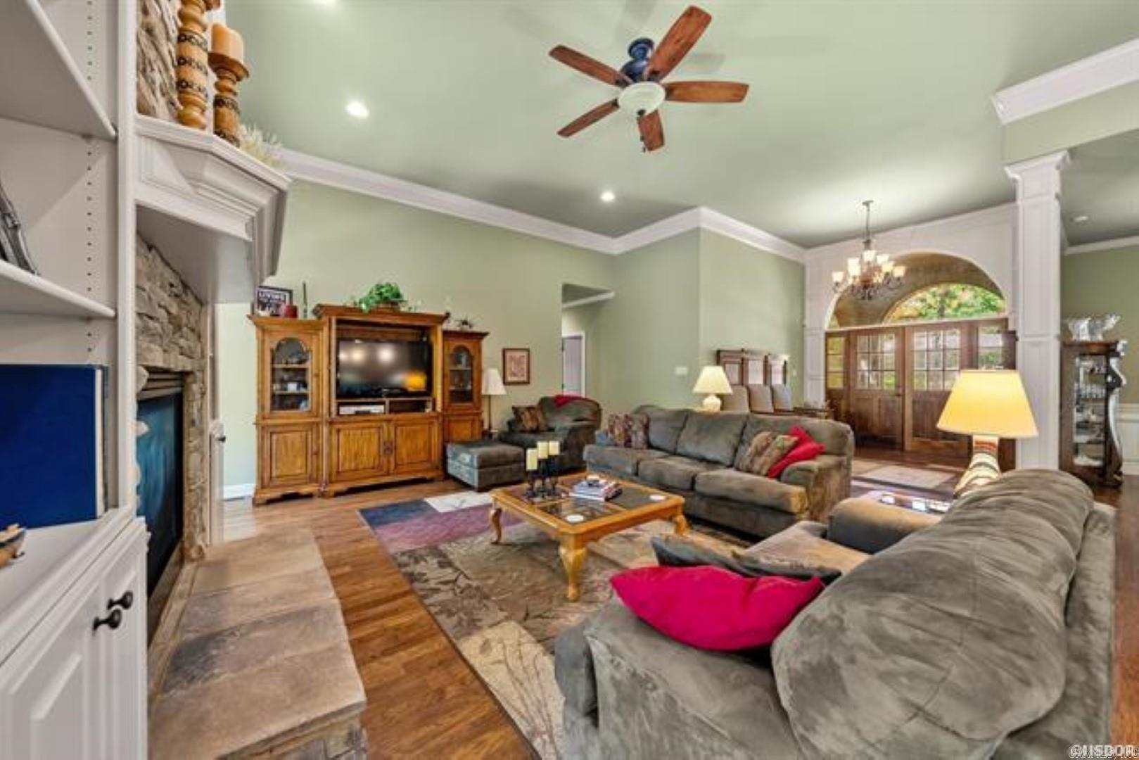 299 Longview Point