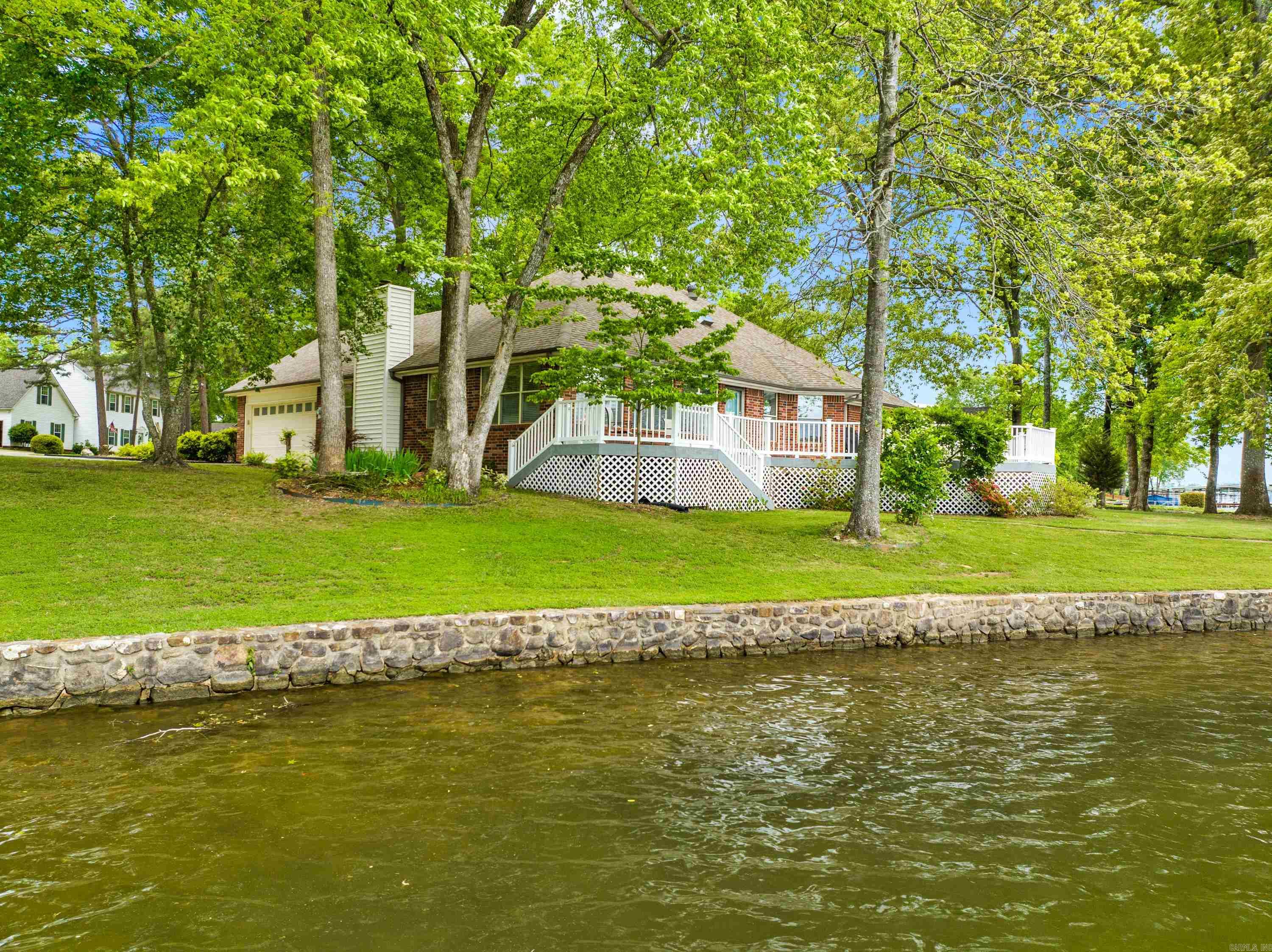 123 Lakesouth Terrace
