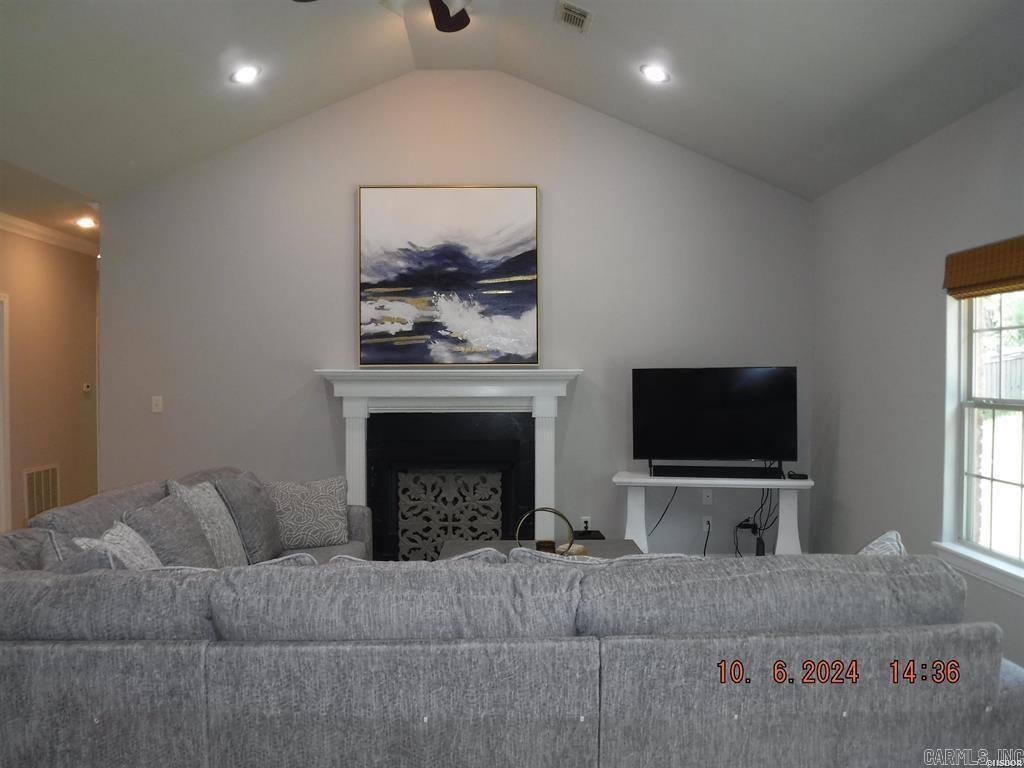 276 Mapleleaf Circle