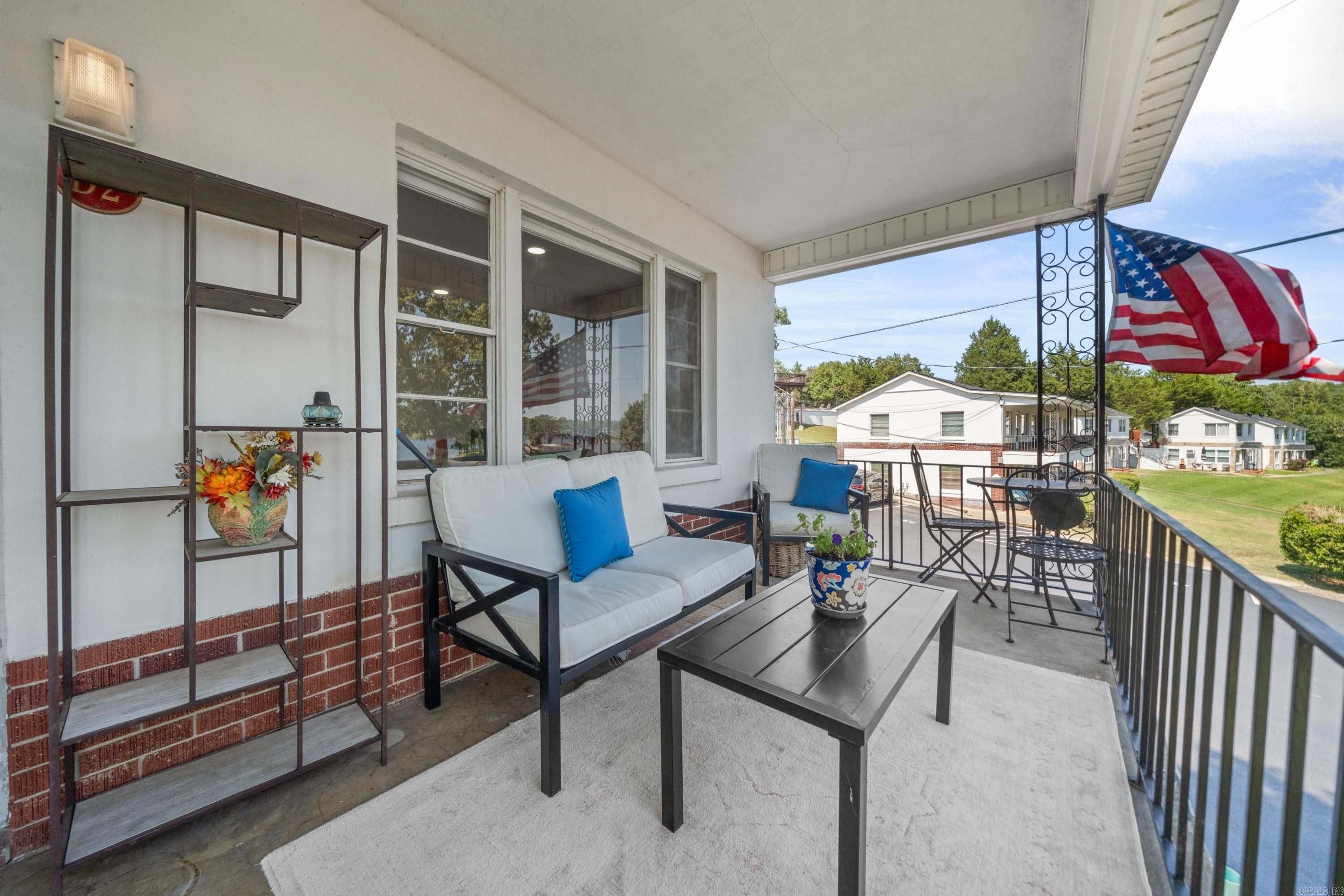 210 Aberina Unit: F29