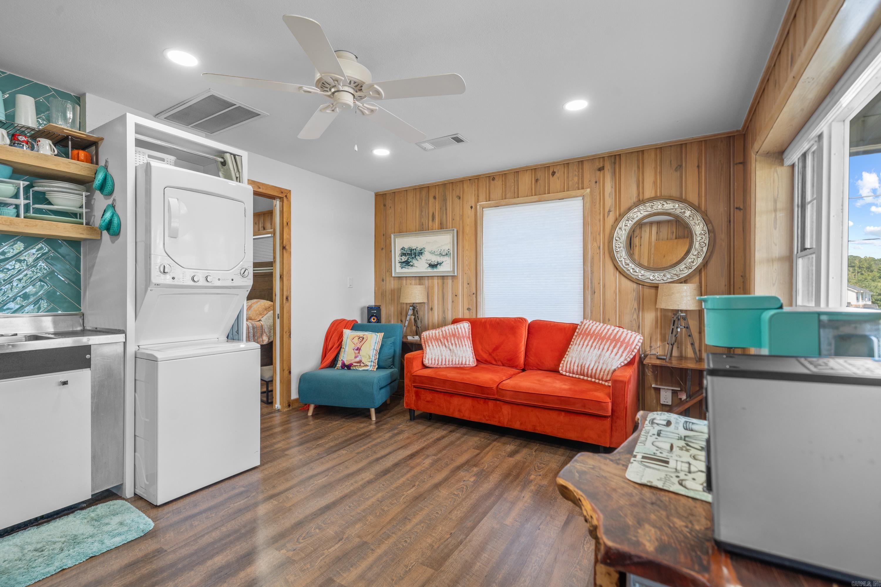 210 Aberina Unit: F29