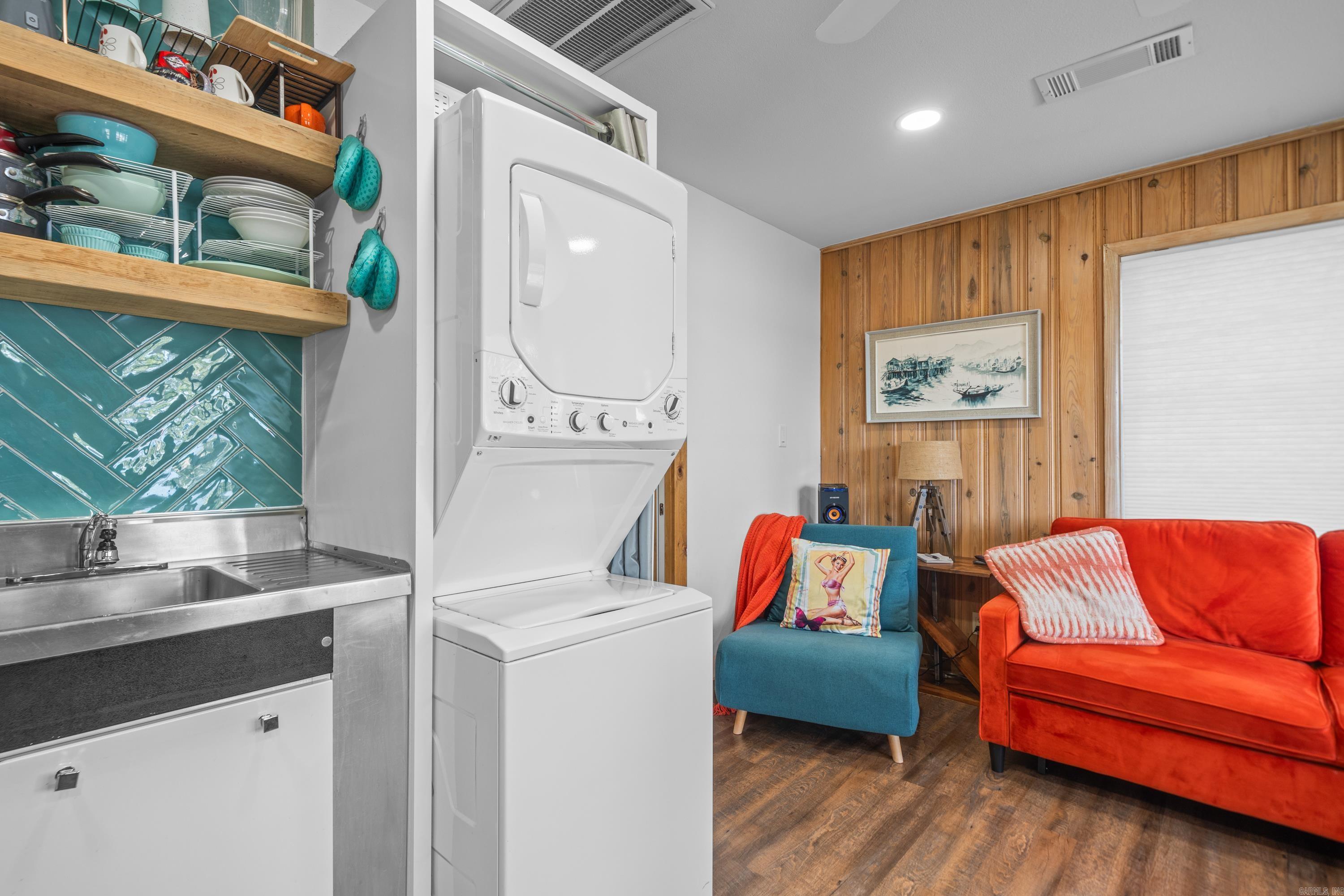 210 Aberina Unit: F29