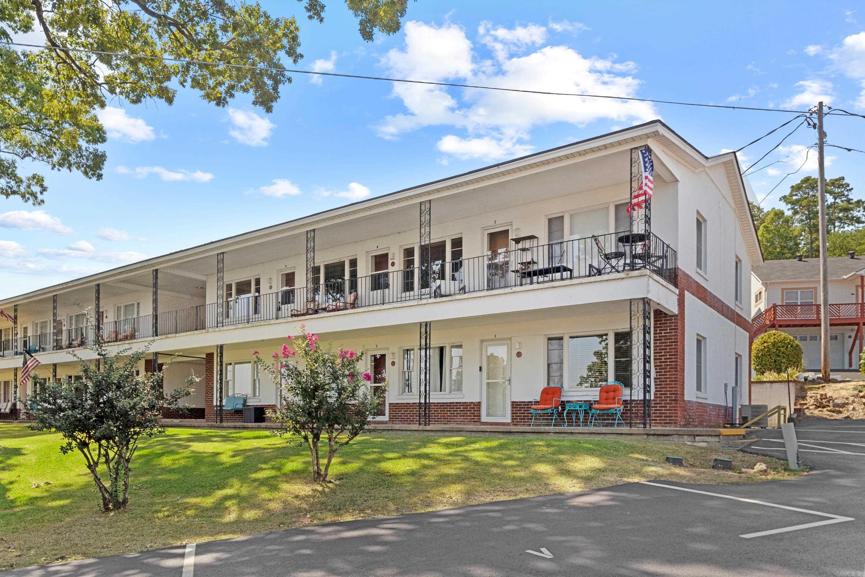 210 Aberina Unit: F29