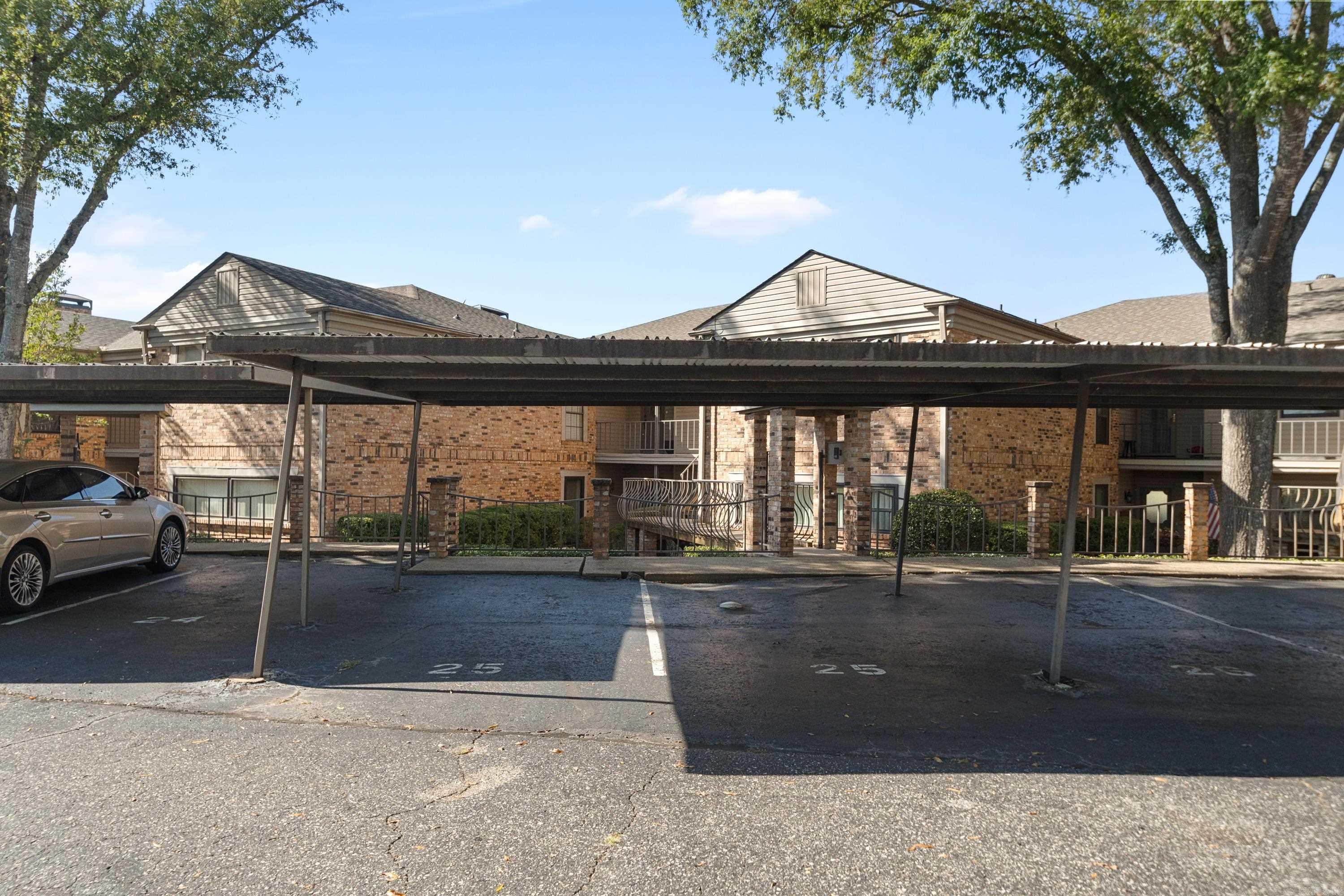 1201 Lakeshore Unit: 25
