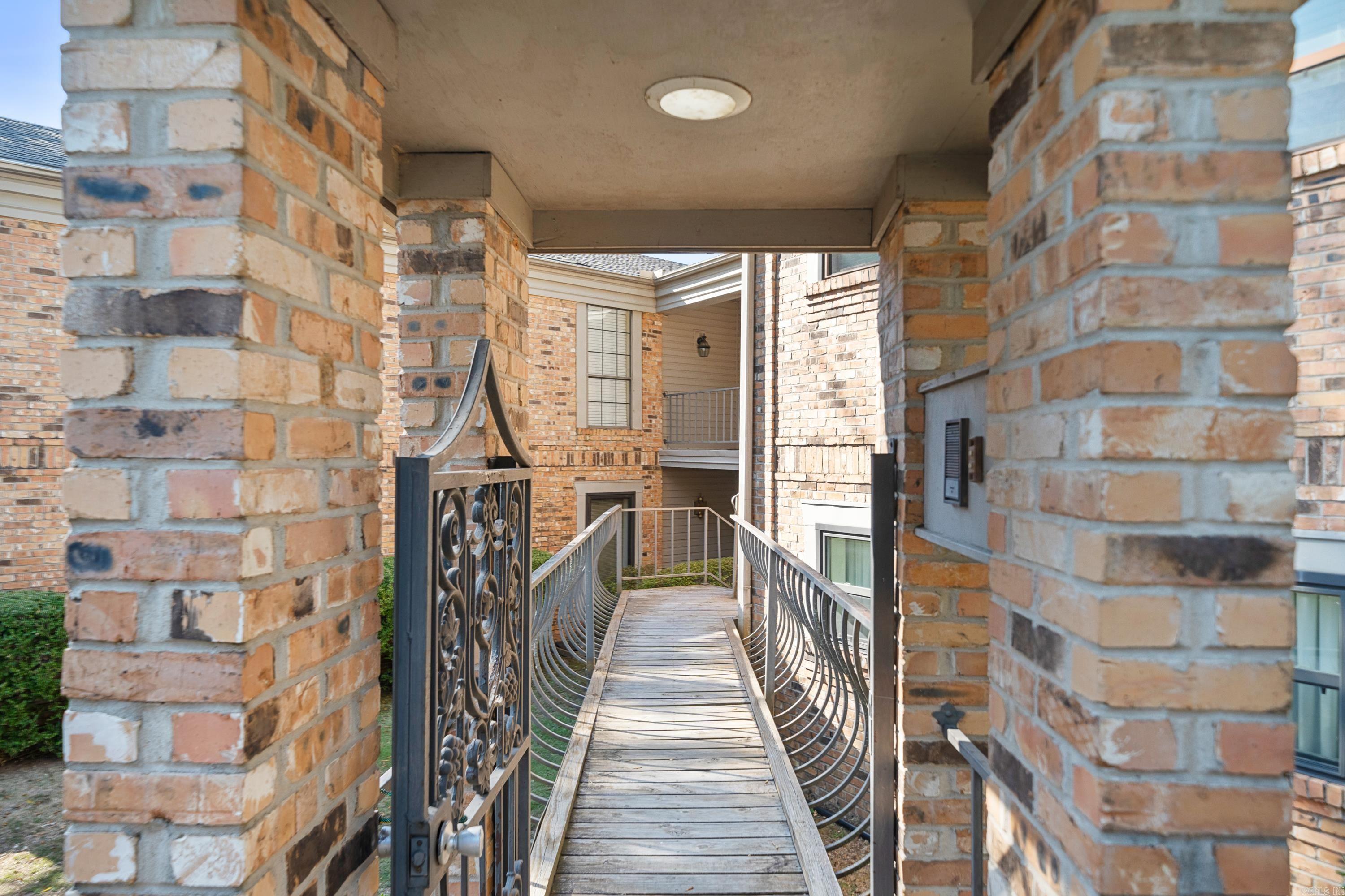 1201 Lakeshore Unit: 25