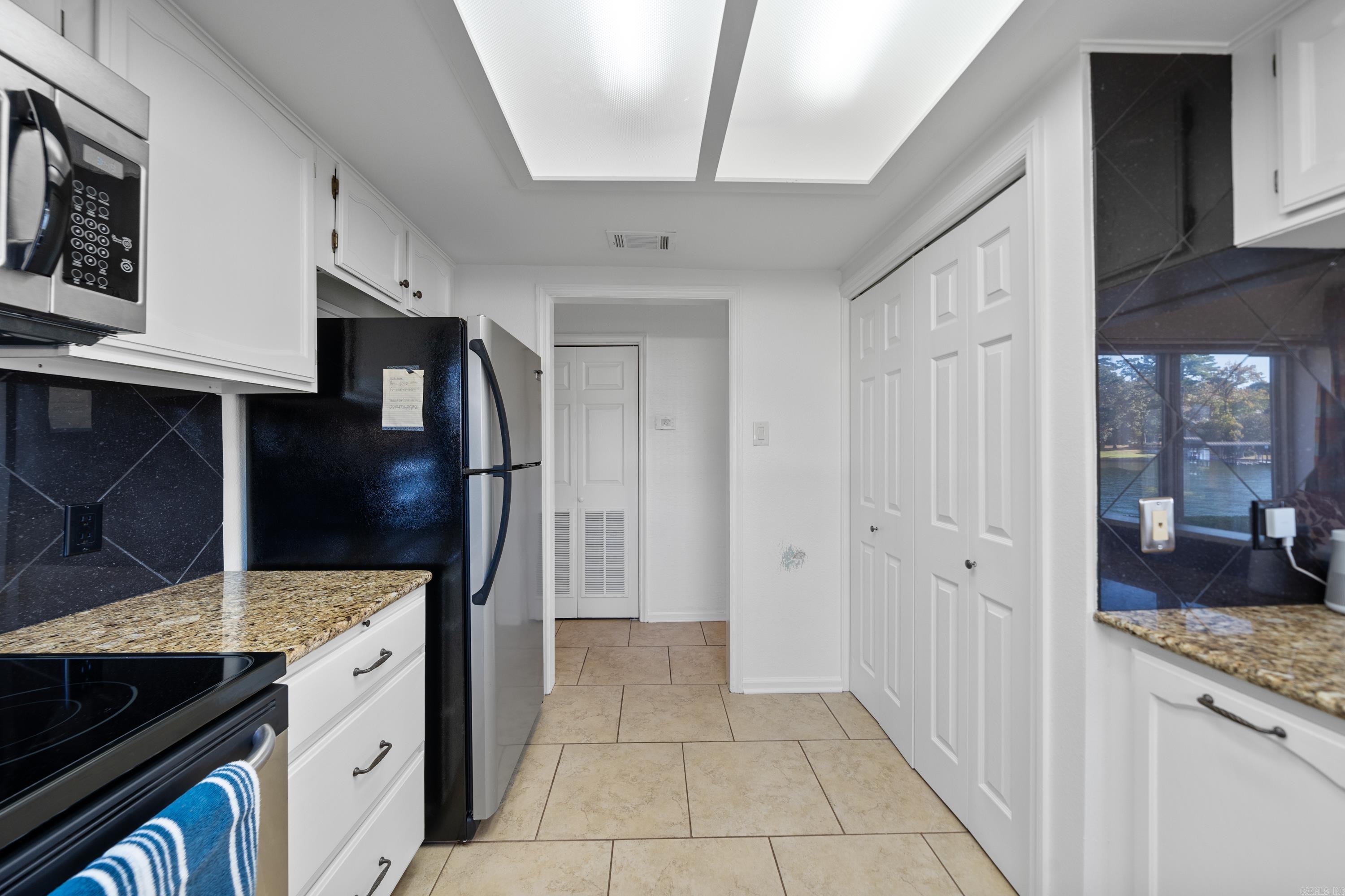 1201 Lakeshore Unit: 25