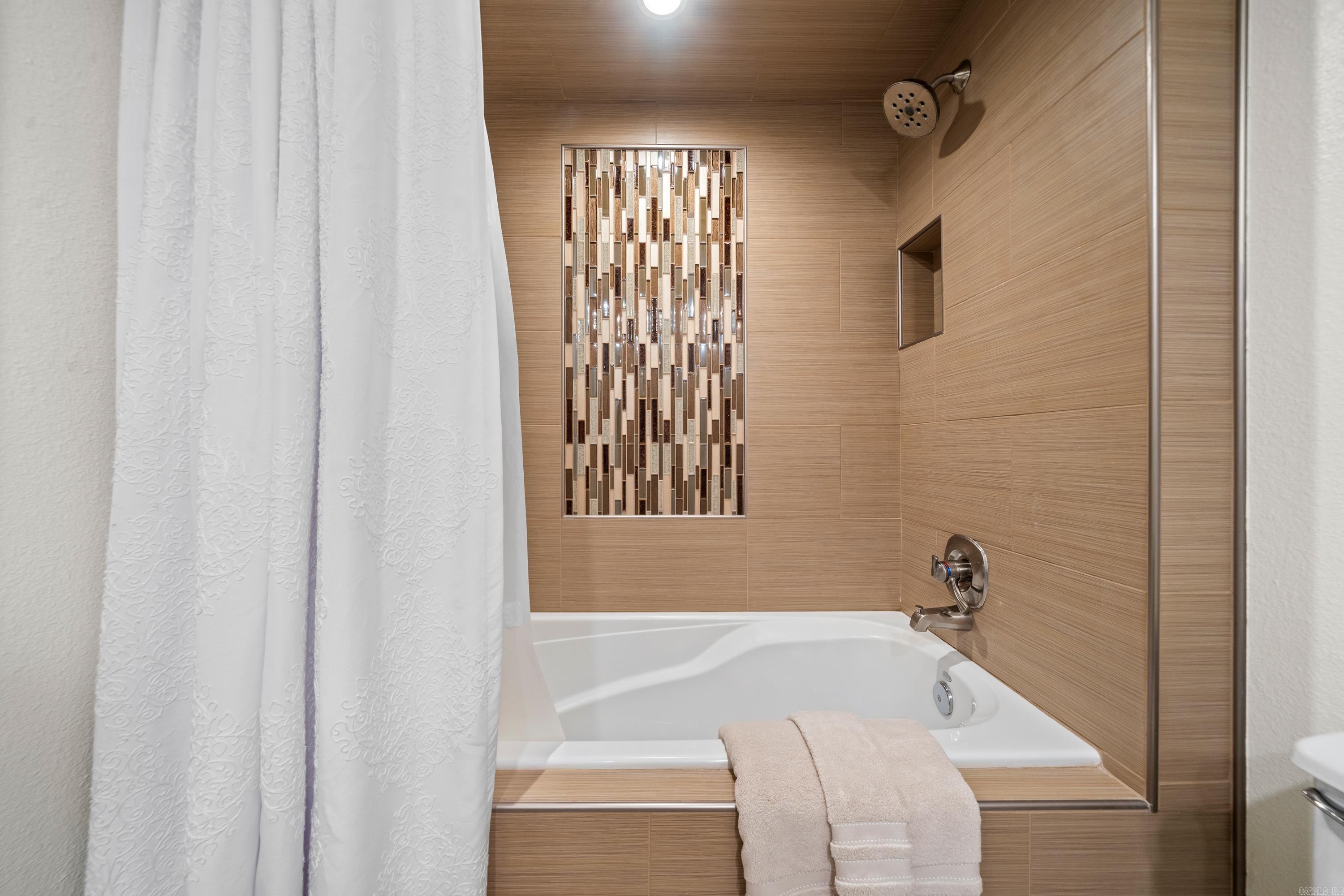 1201 Lakeshore Unit: 25