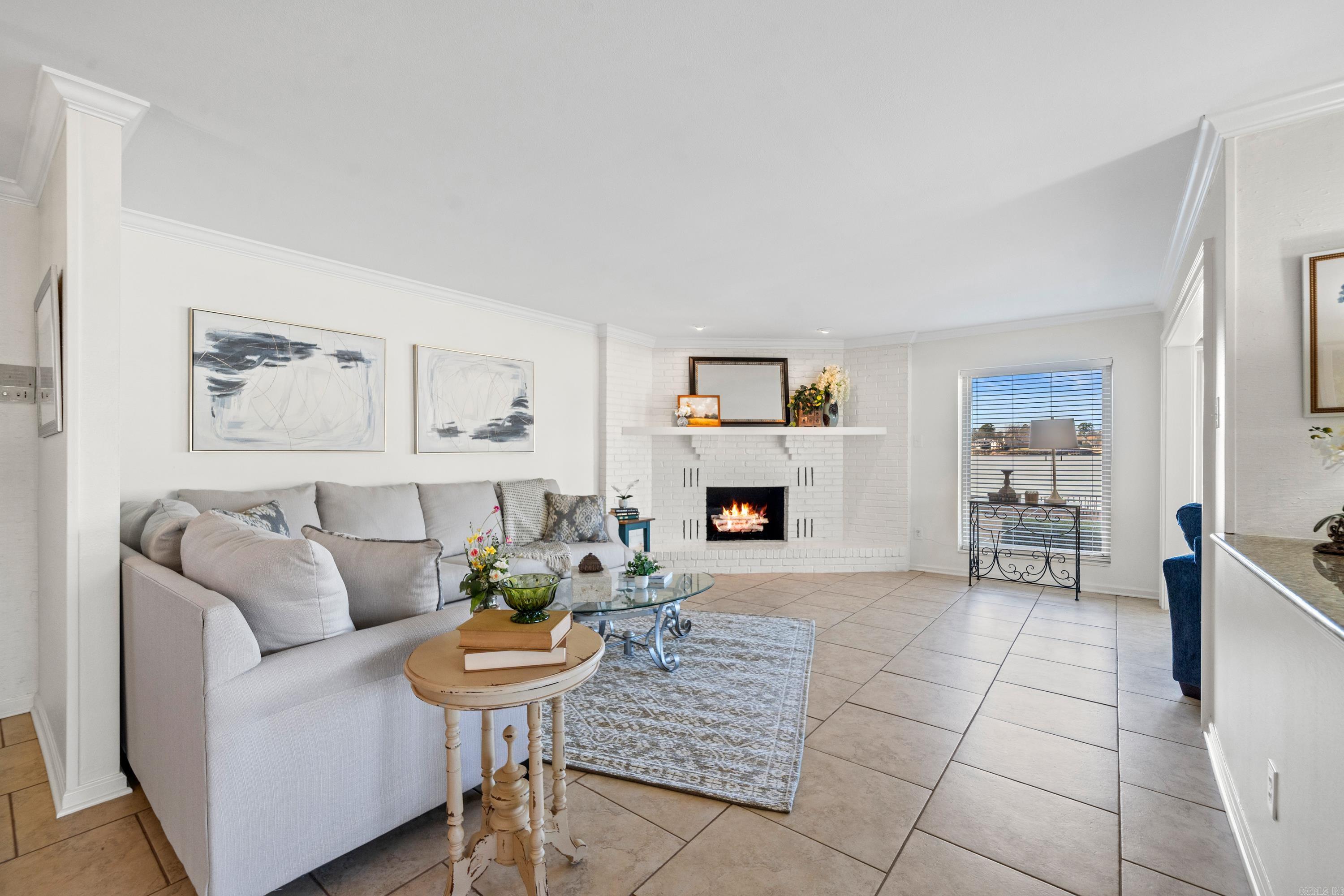 1201 Lakeshore Unit: 25