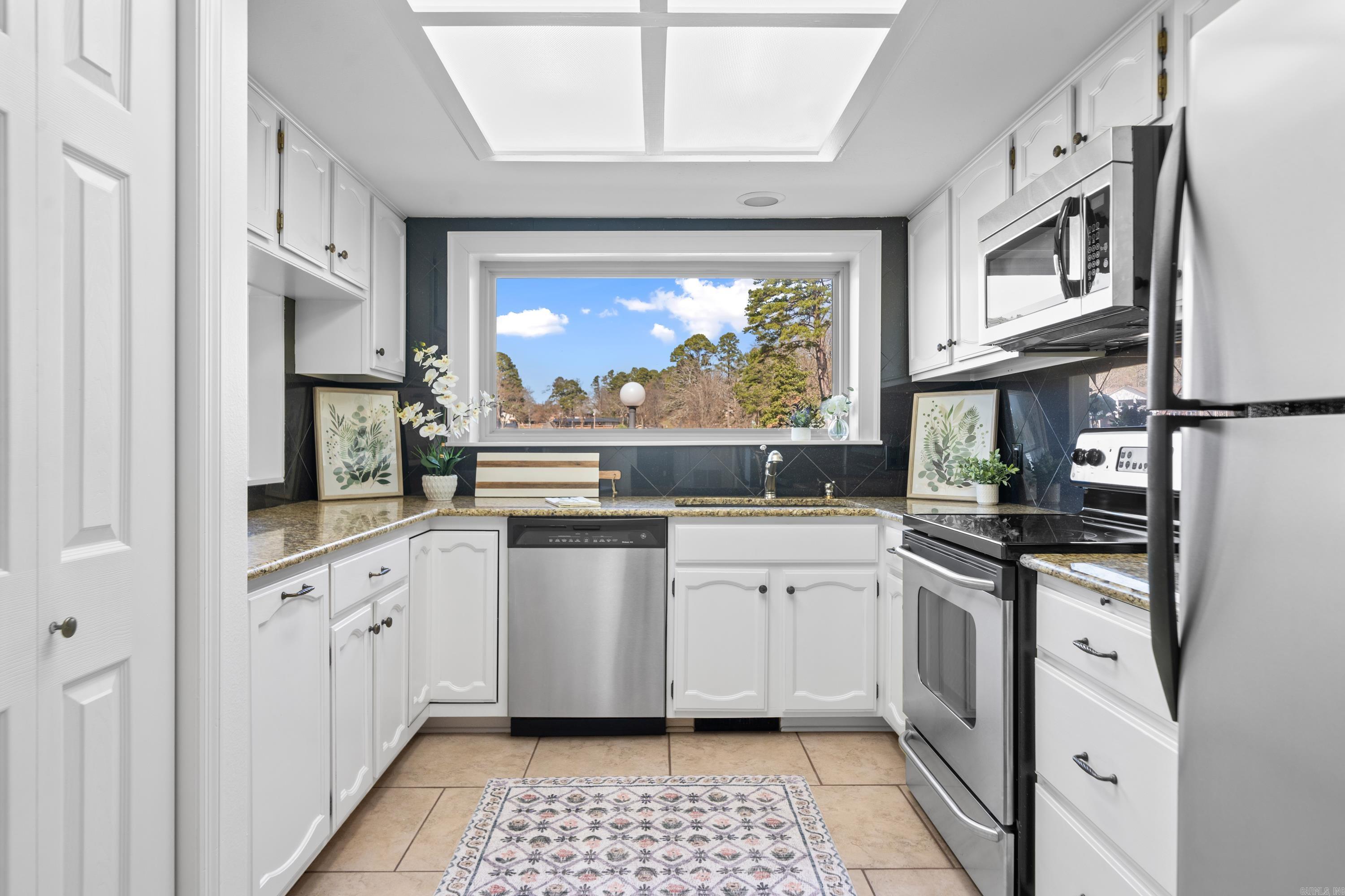 1201 Lakeshore Unit: 25
