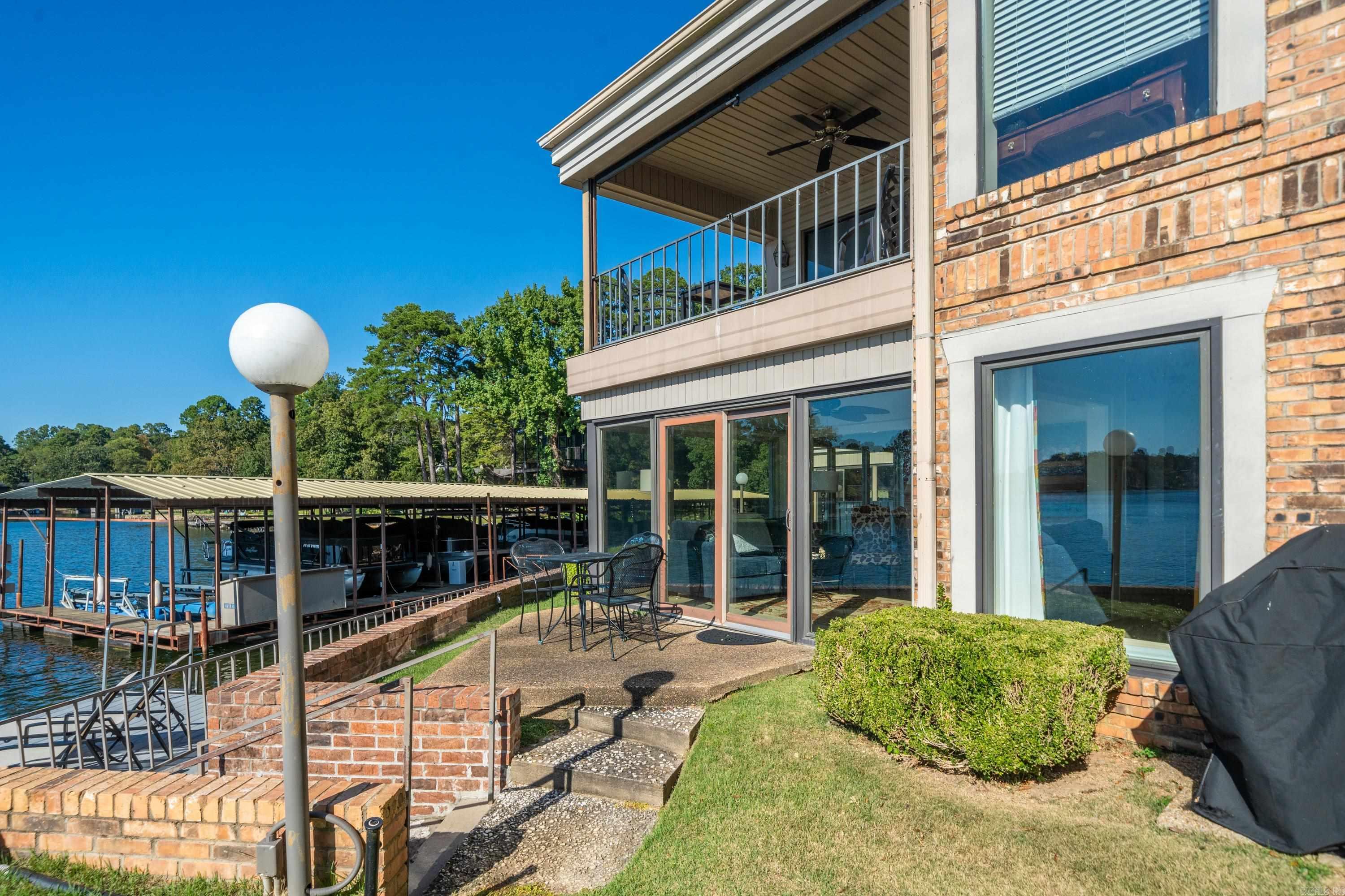 1201 Lakeshore Unit: 25