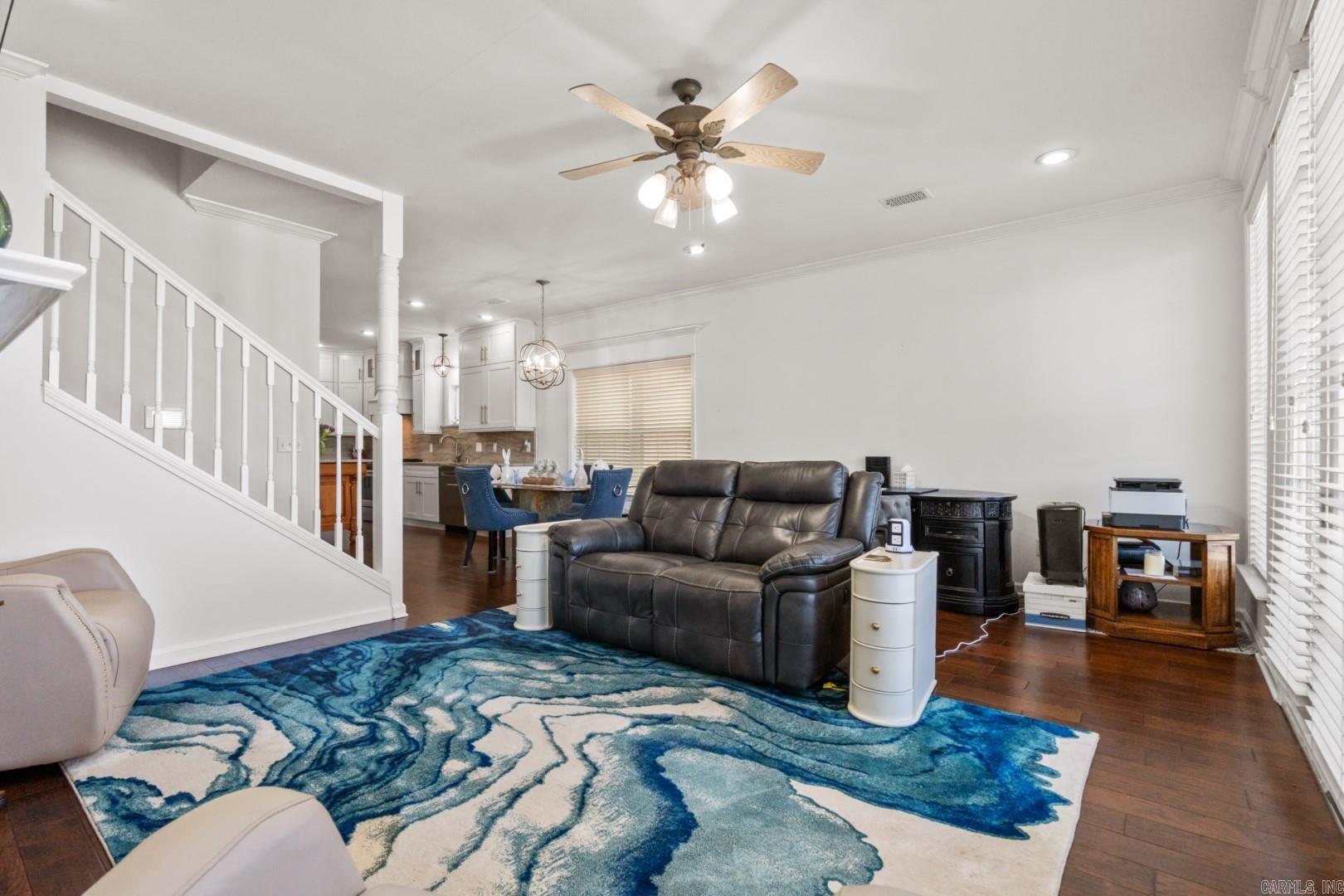 102 Eagle View Point