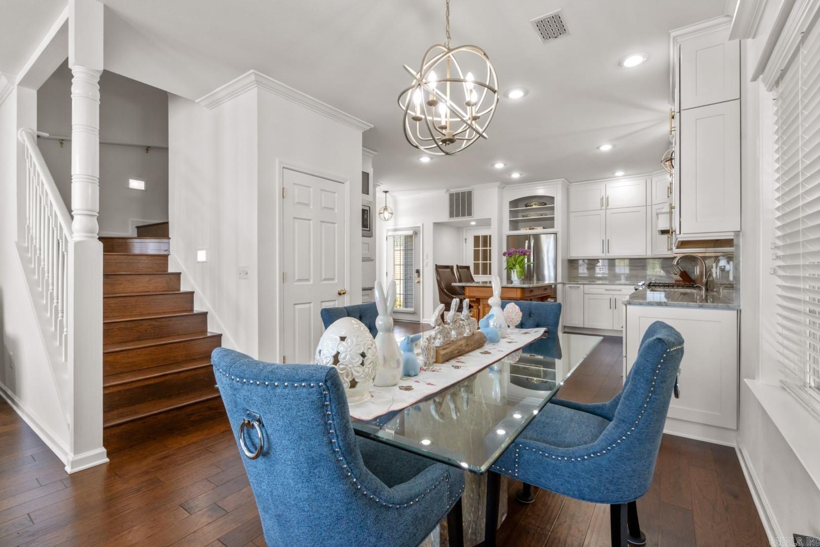 102 Eagle View Point
