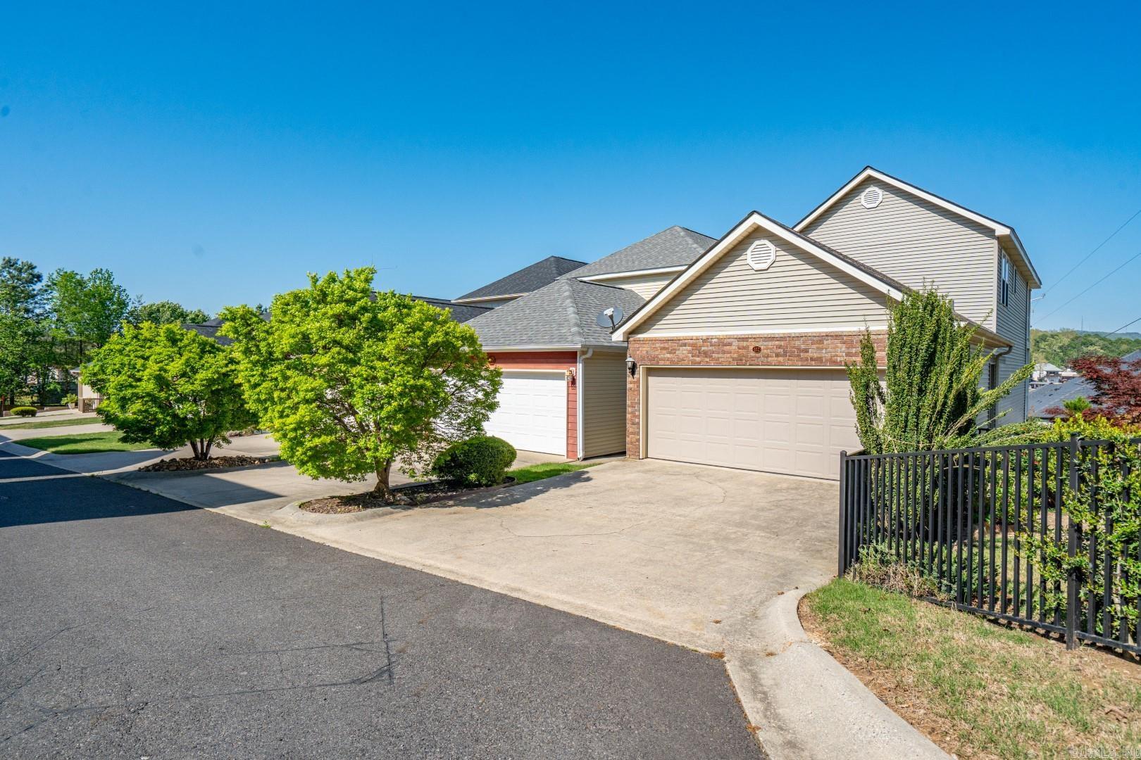 102 Eagle View Point