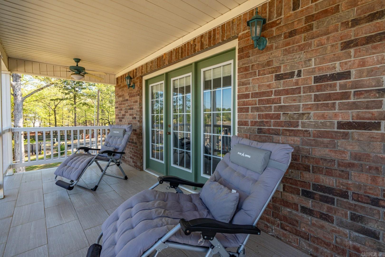 102 Eagle View Point