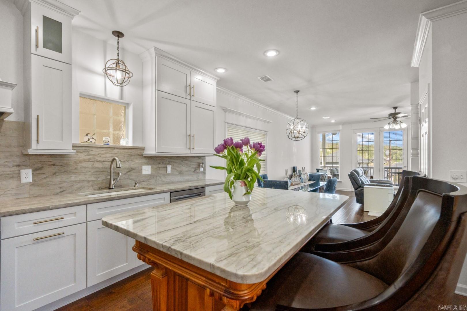 102 Eagle View Point