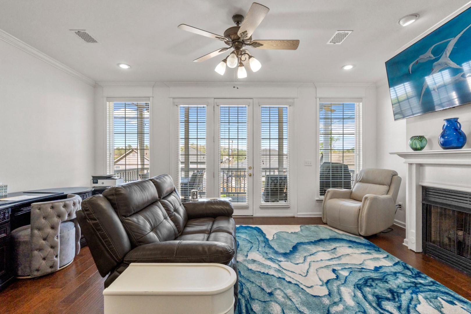 102 Eagle View Point