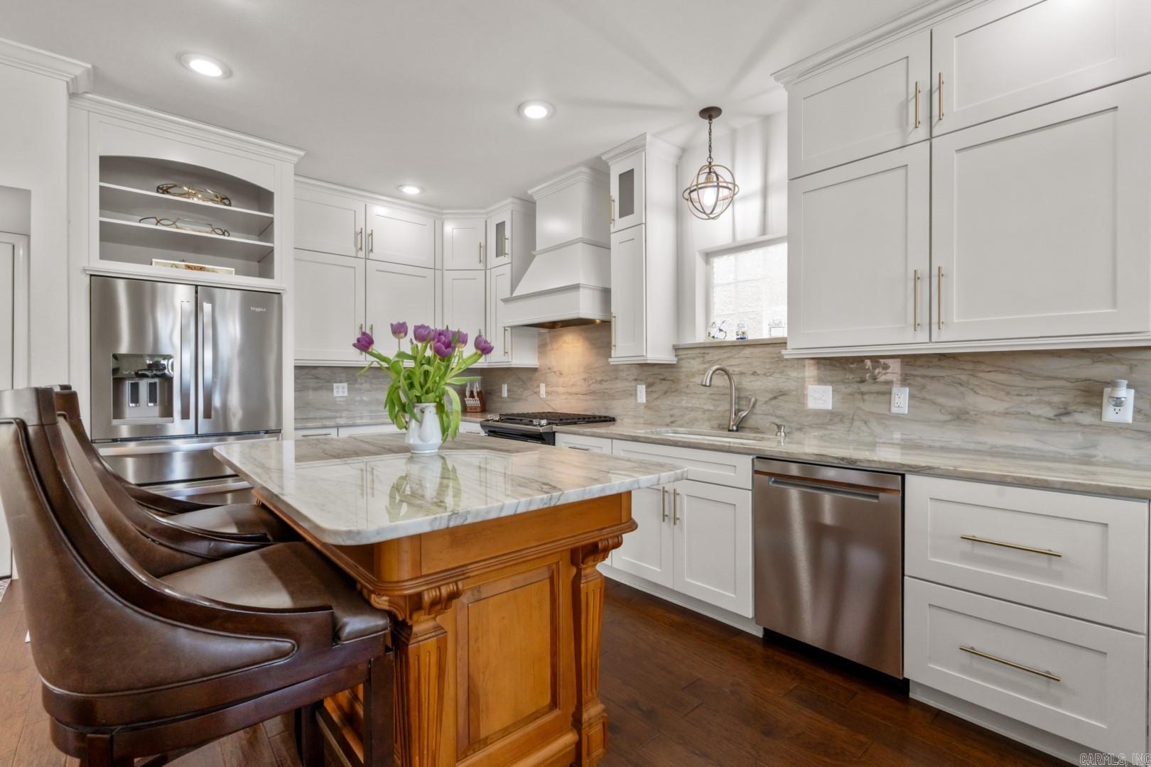 102 Eagle View Point