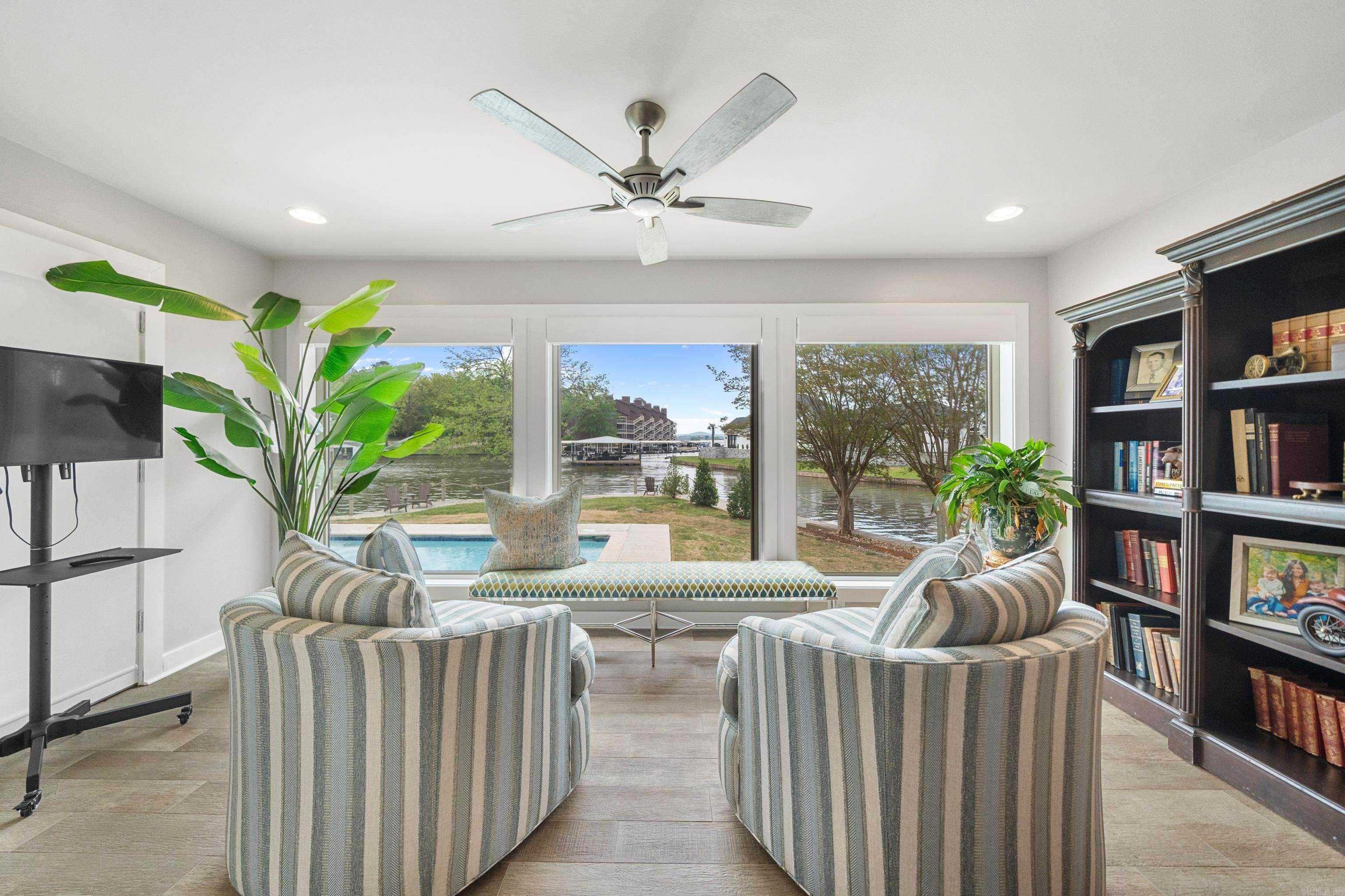 2341 Higdon Ferry