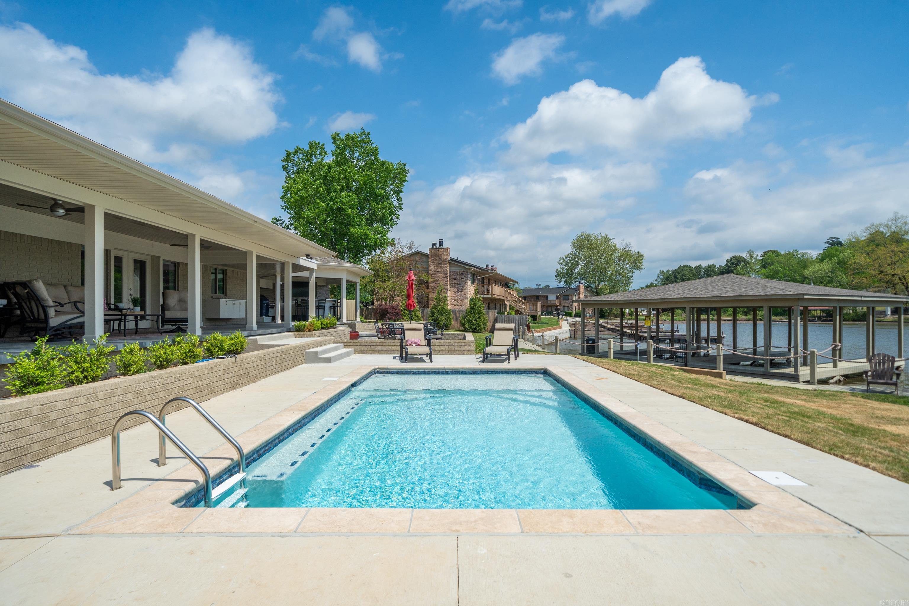 2341 Higdon Ferry