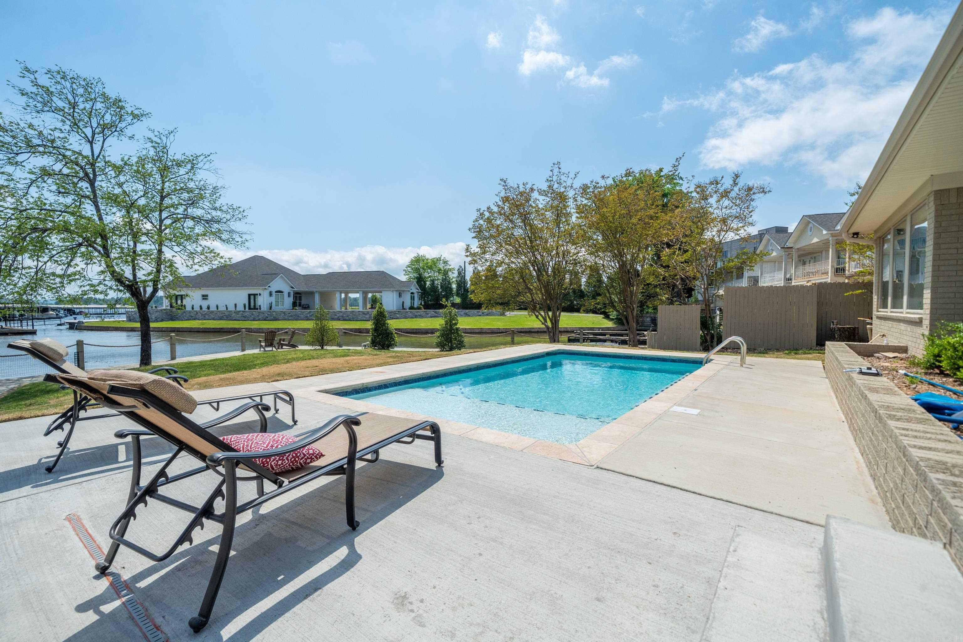 2341 Higdon Ferry