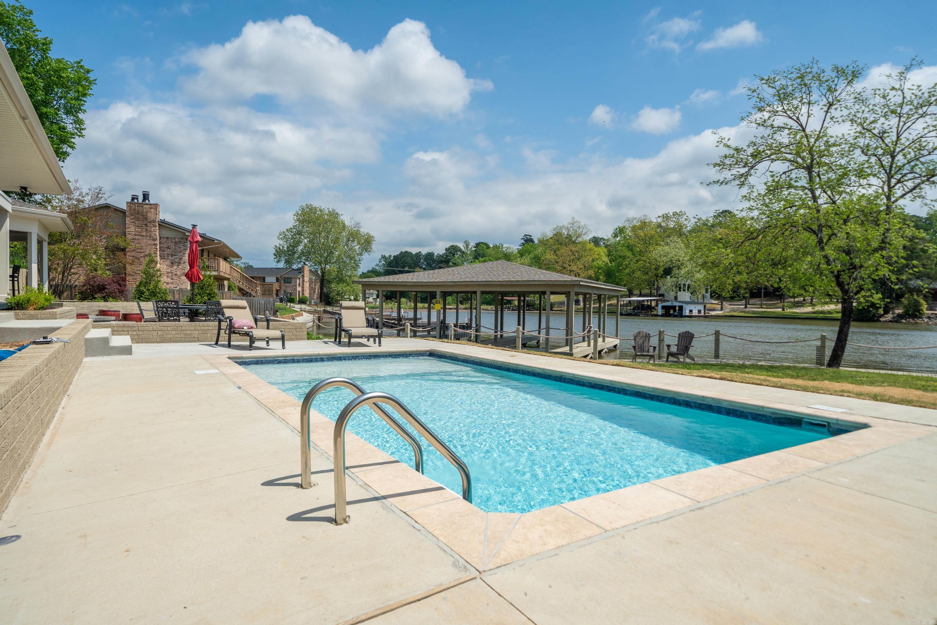 2341 Higdon Ferry