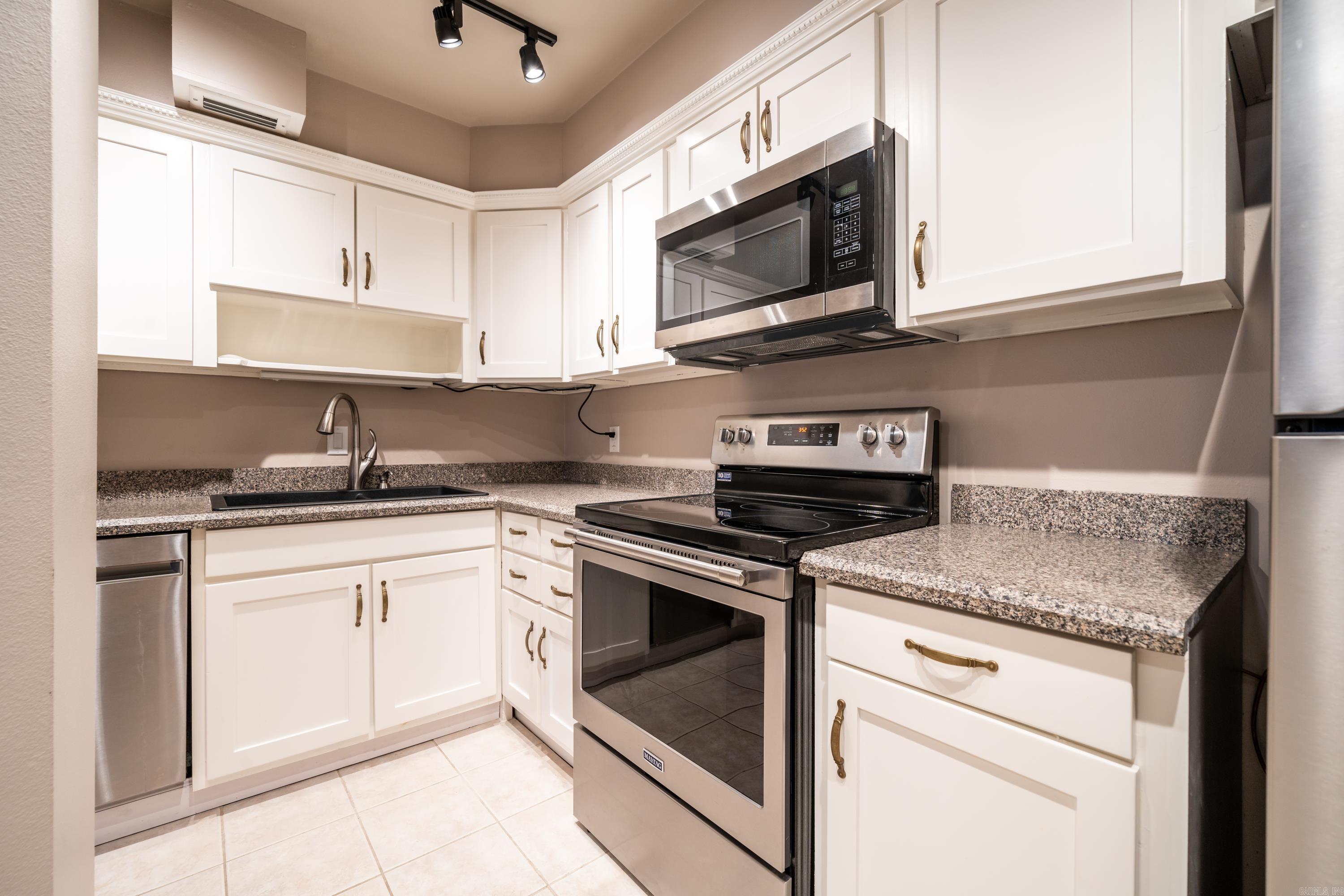 740 Weston Road Unit: 102