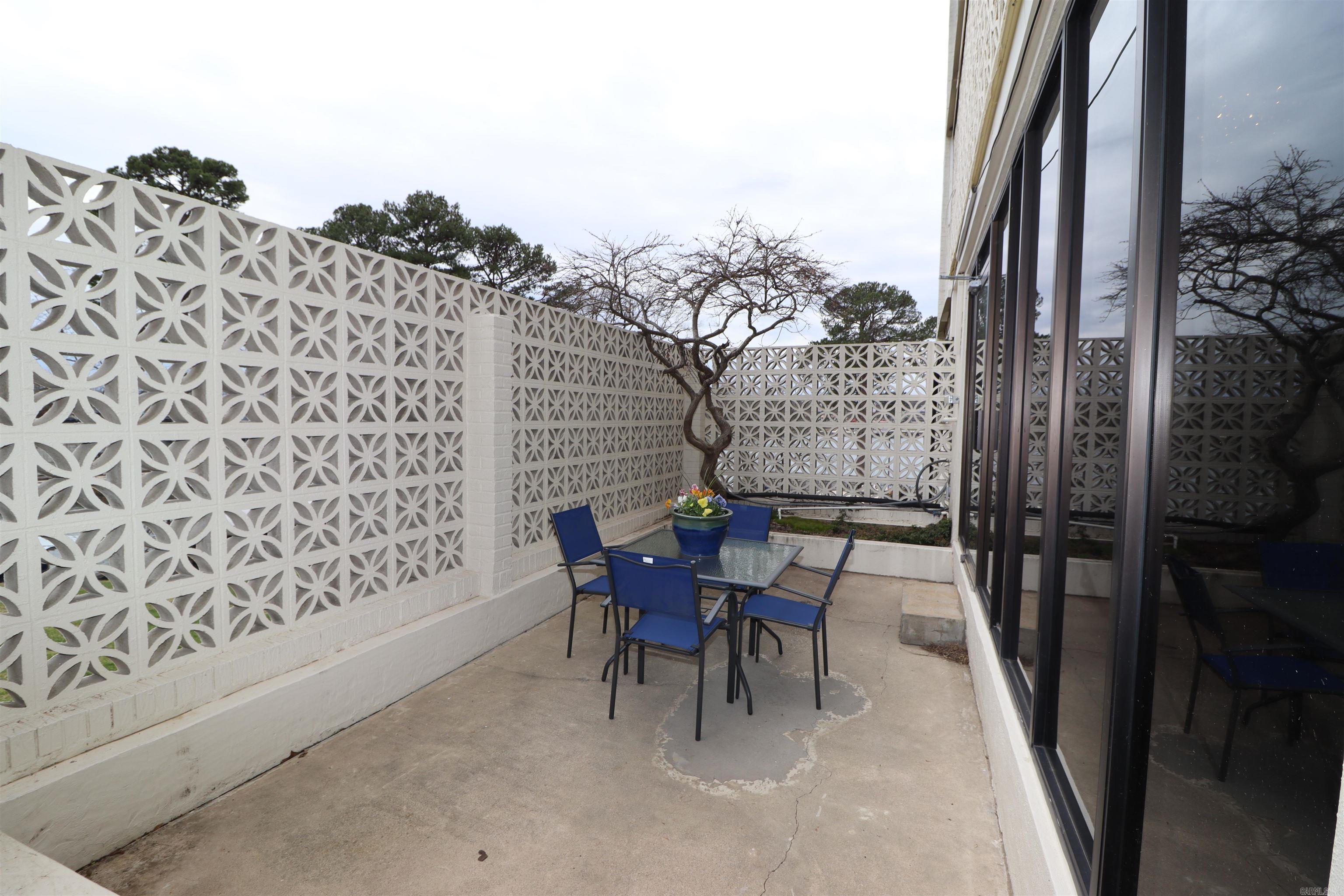 740 Weston Road Unit: 102