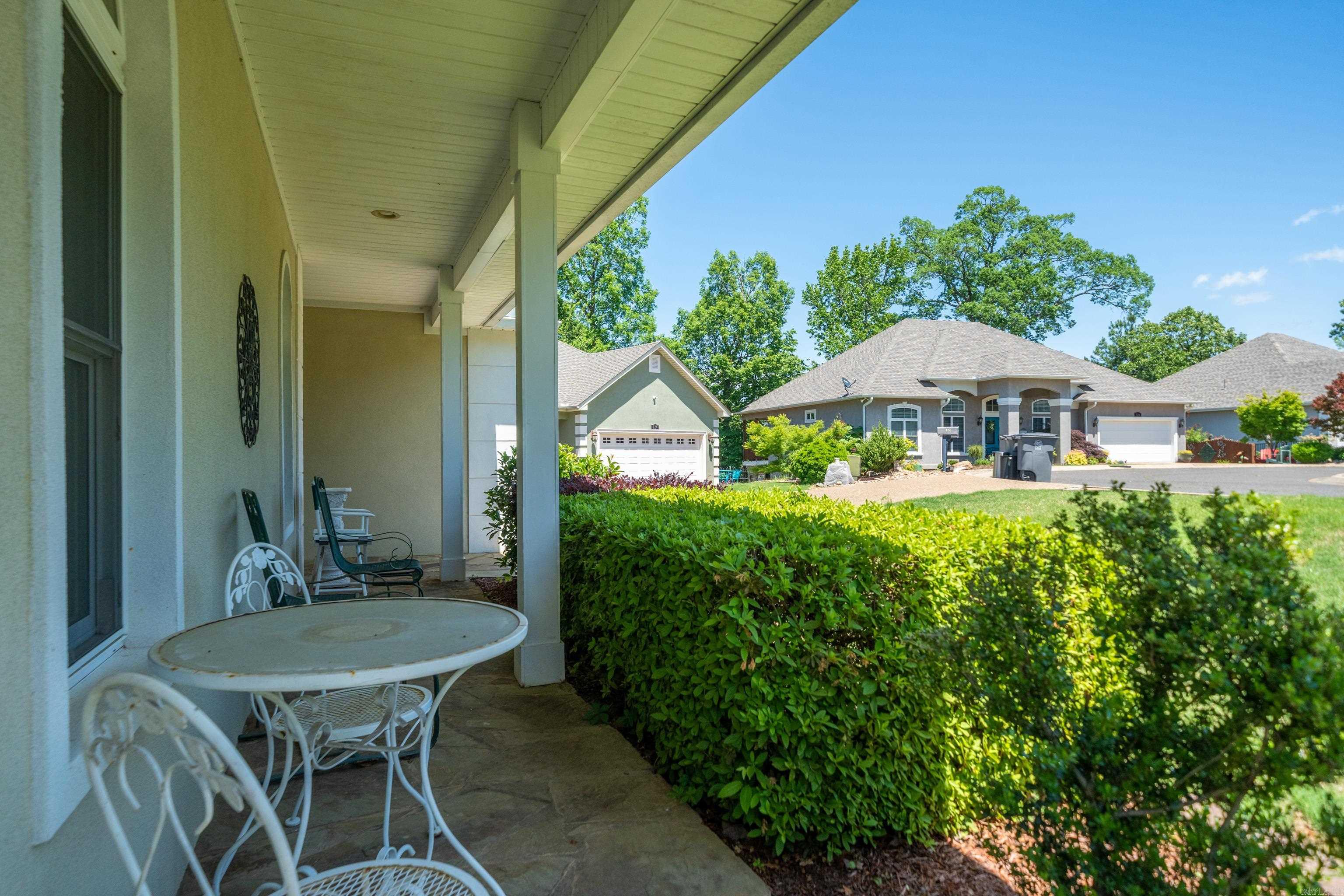 124 Garden View