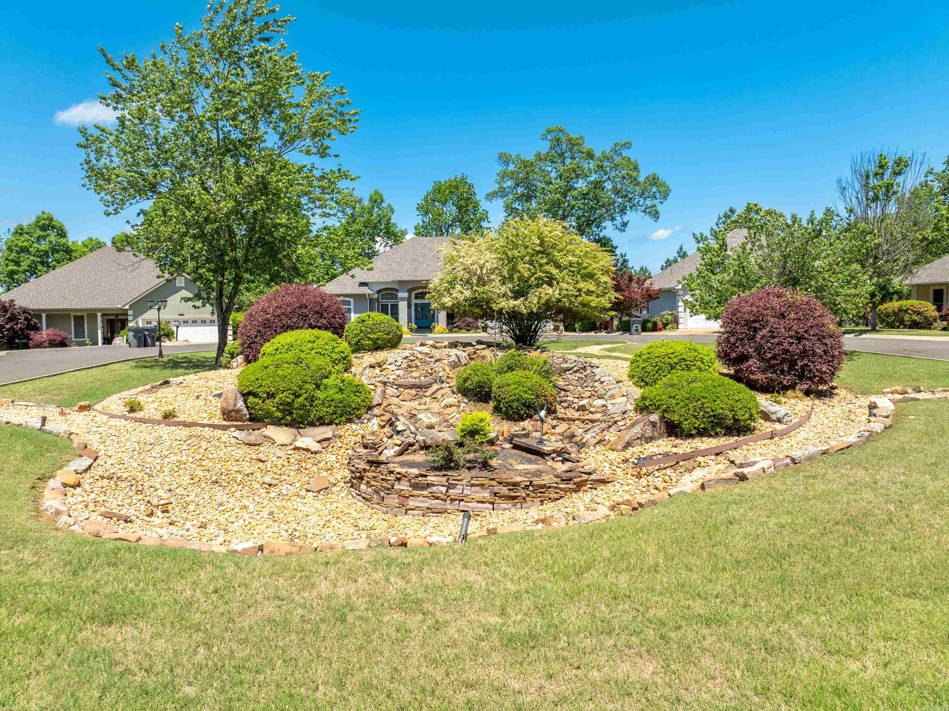 124 Garden View