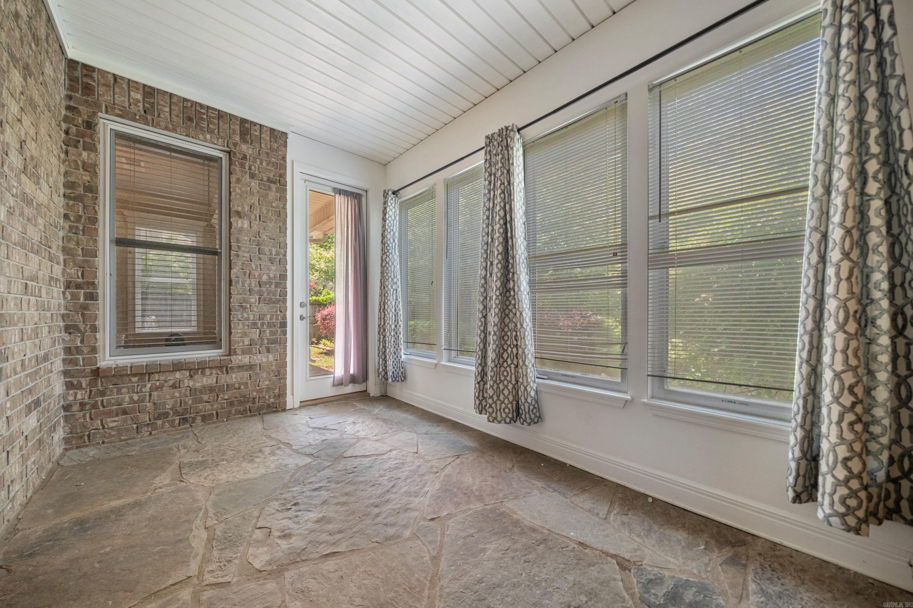124 Garden View