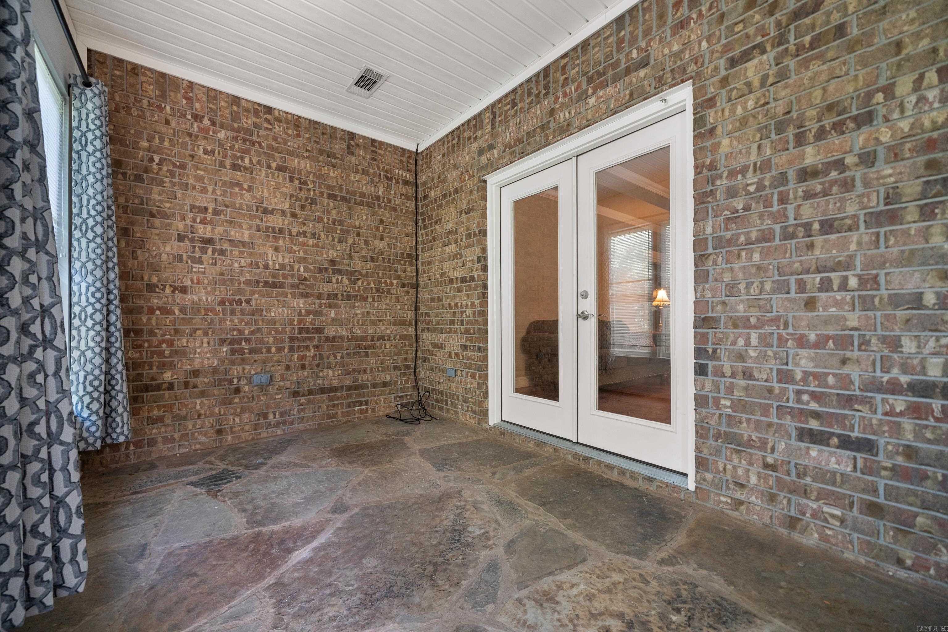 124 Garden View