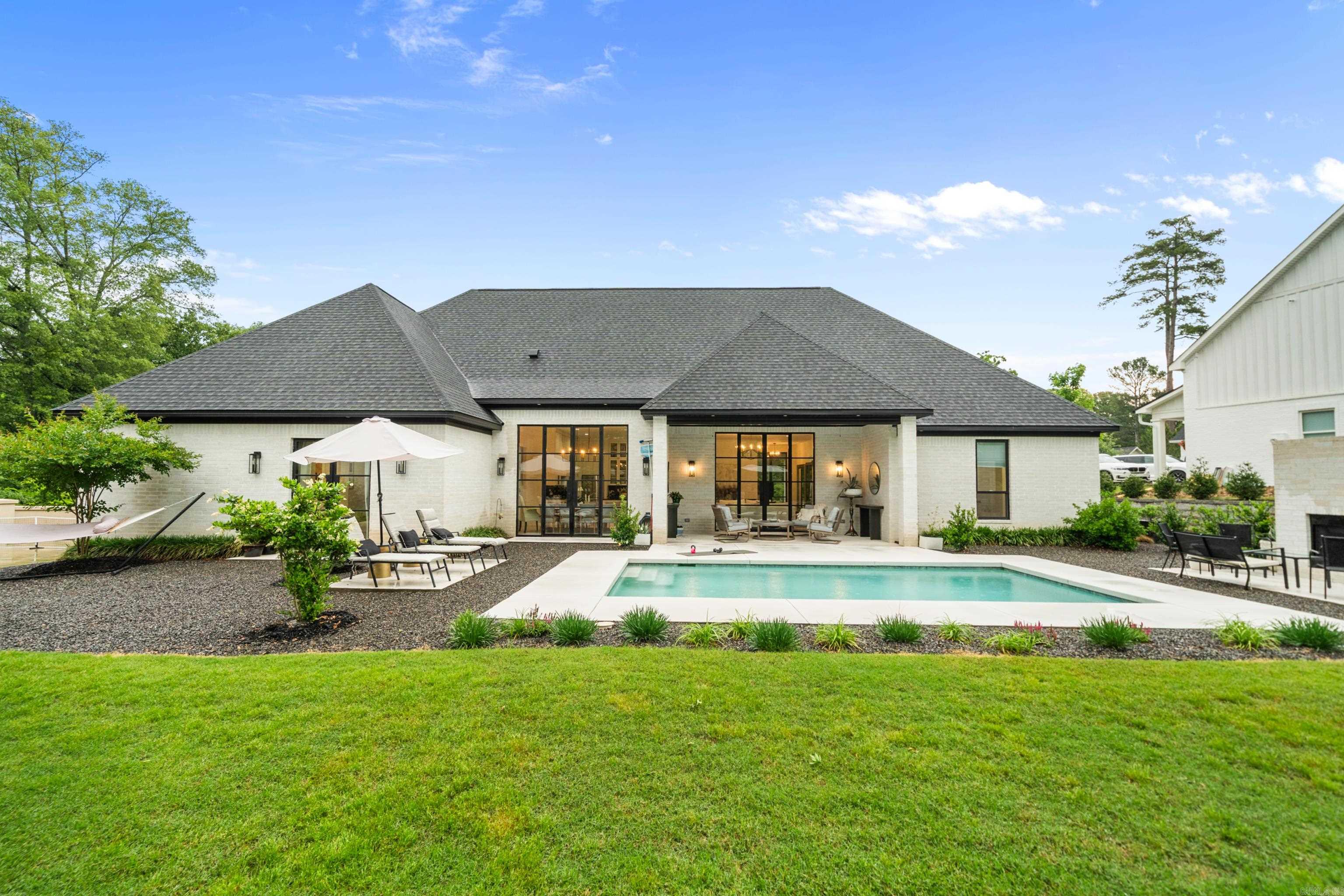 144 Thornbury Court
