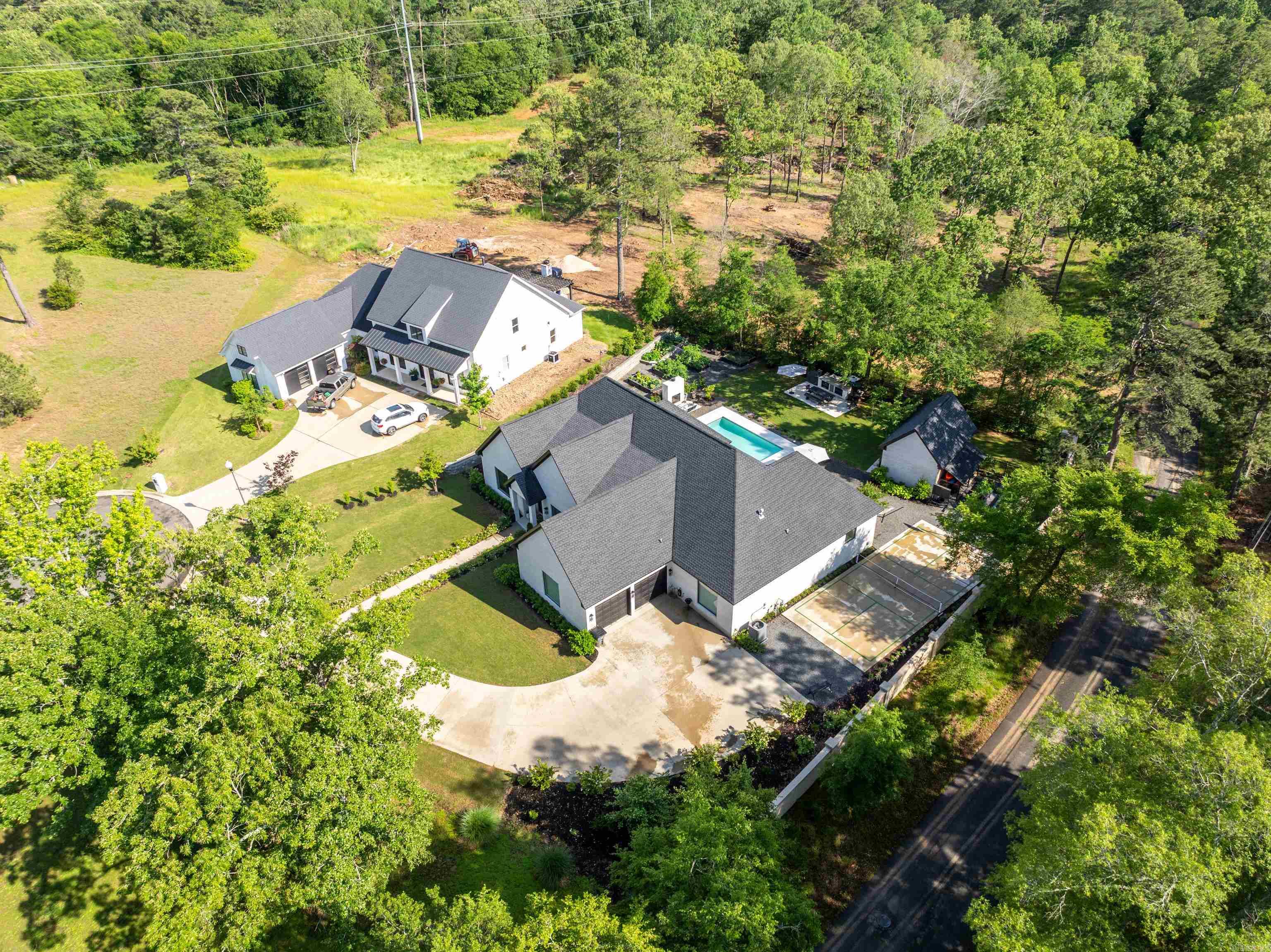 144 Thornbury Court