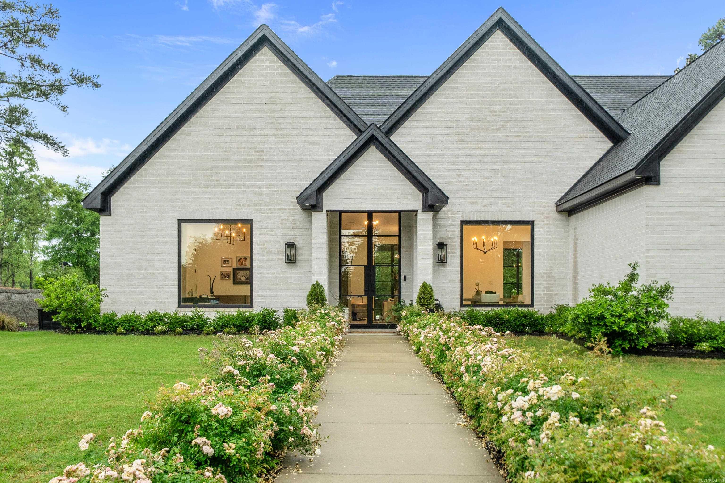 144 Thornbury Court