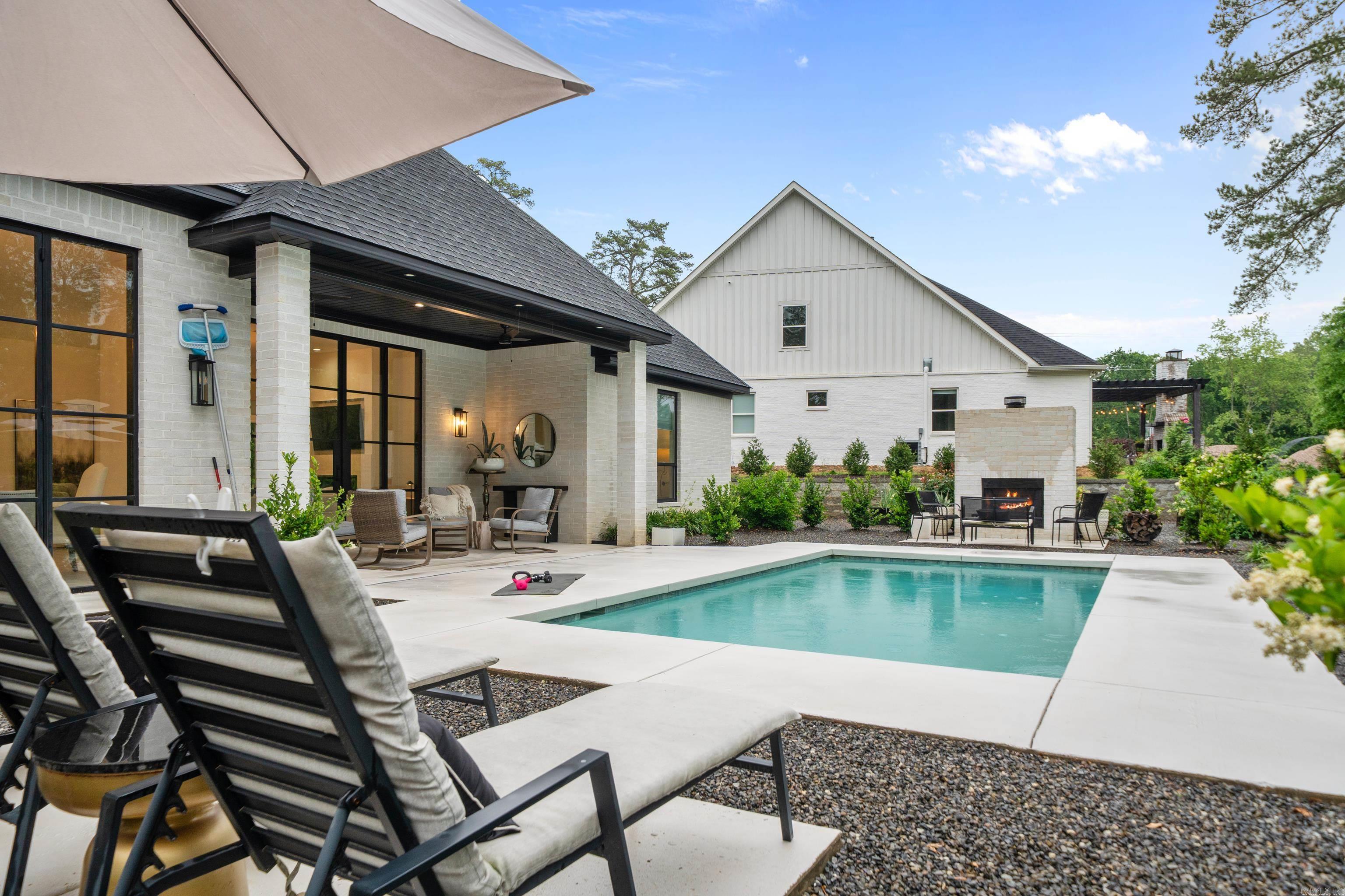 144 Thornbury Court