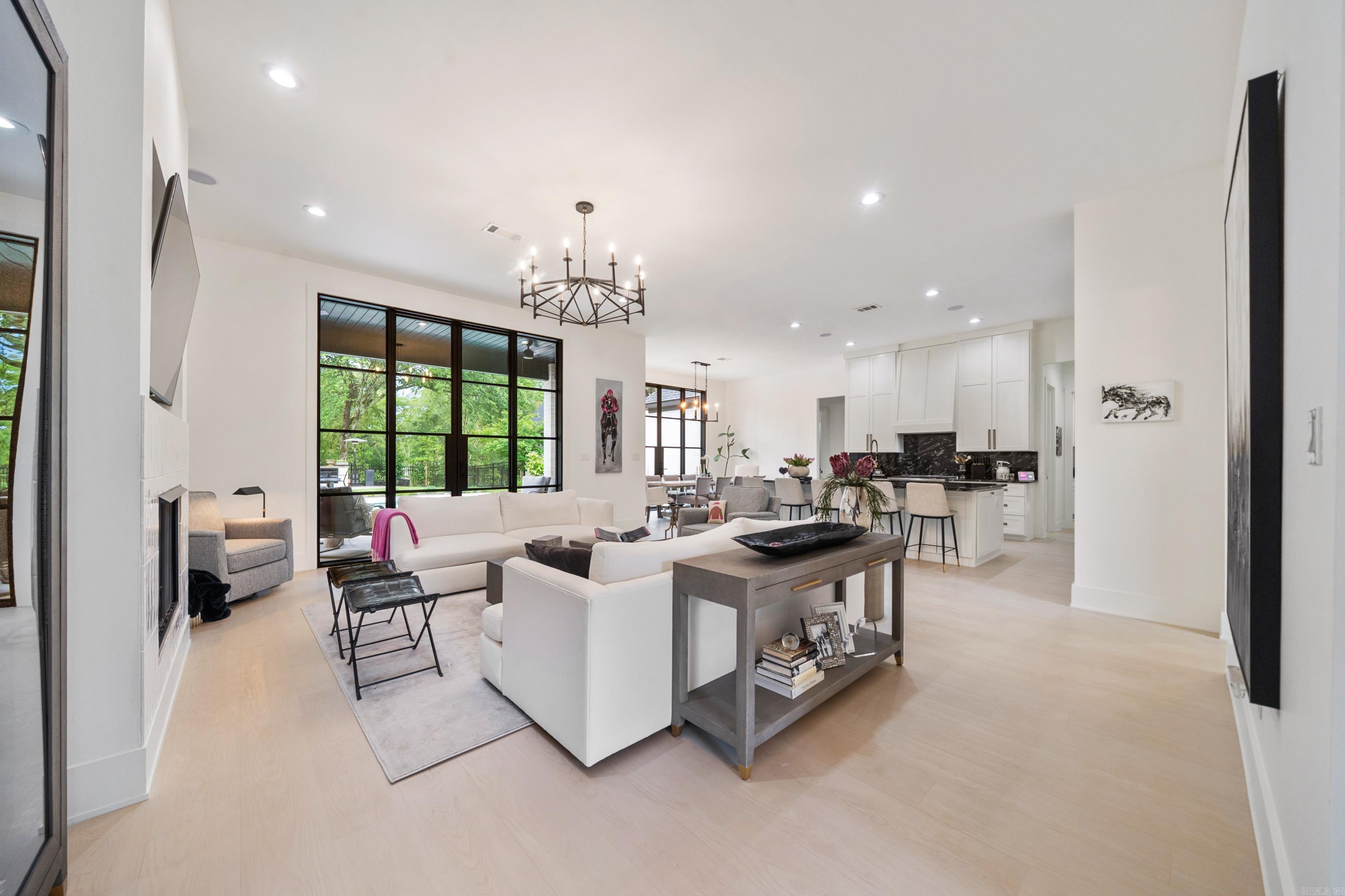 144 Thornbury Court
