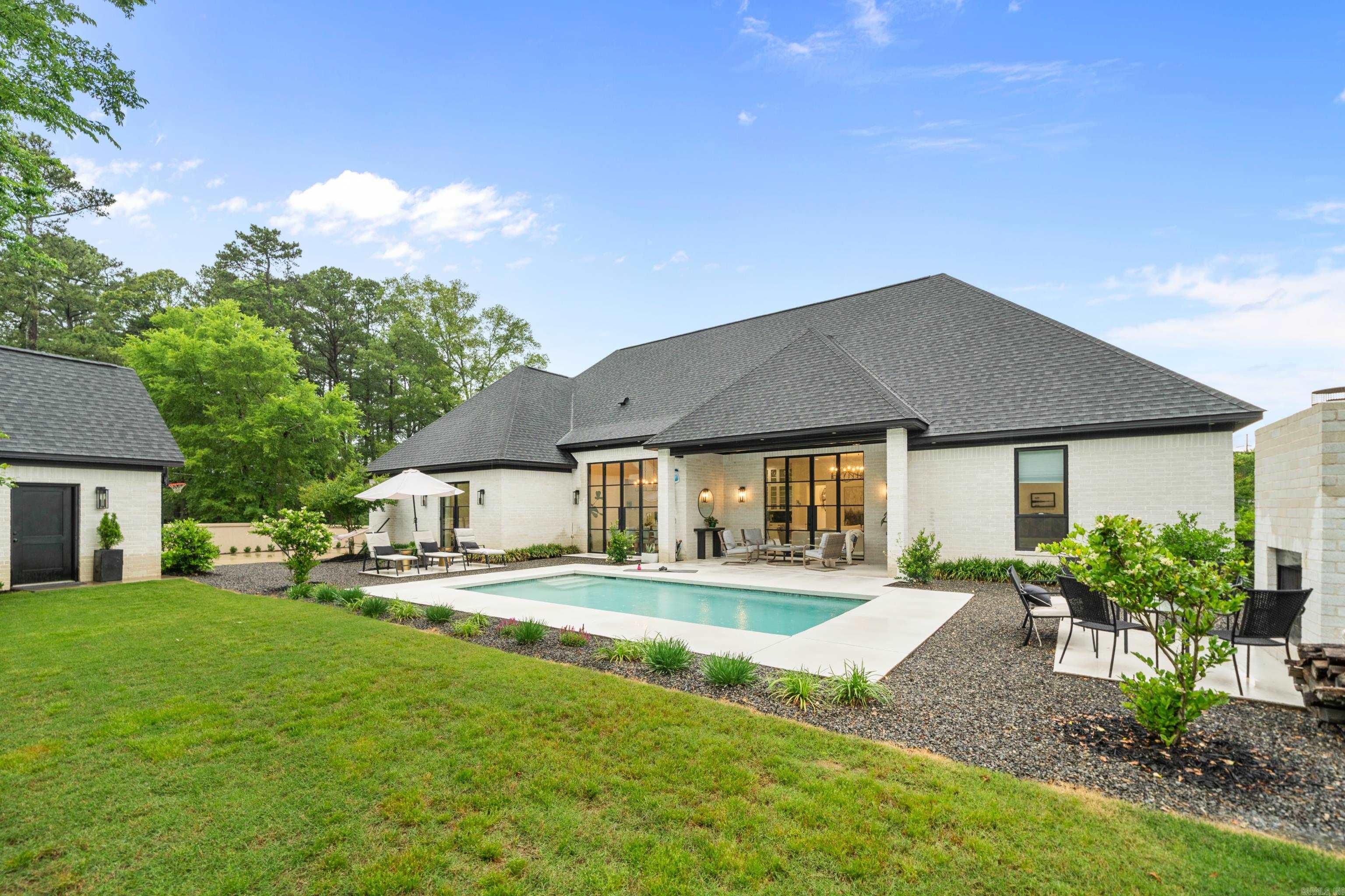 144 Thornbury Court