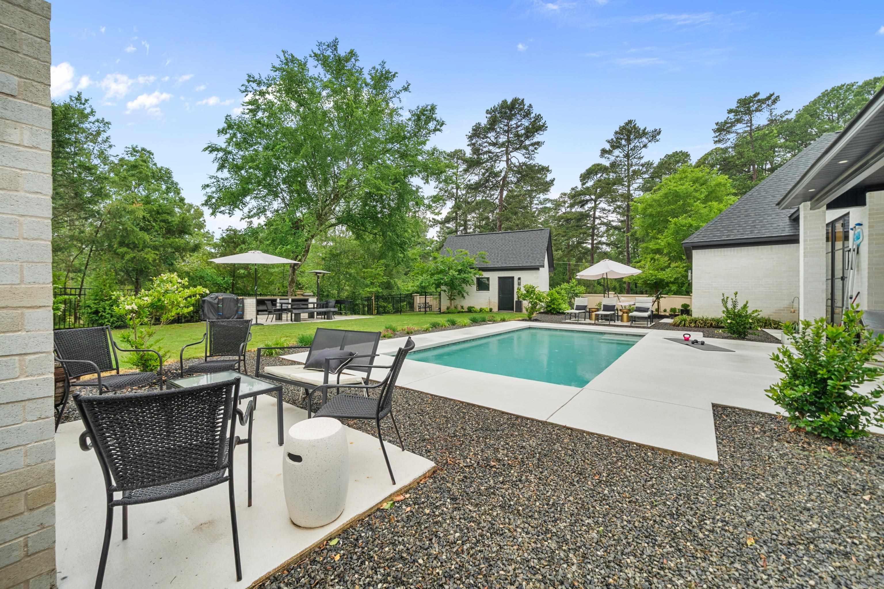 144 Thornbury Court