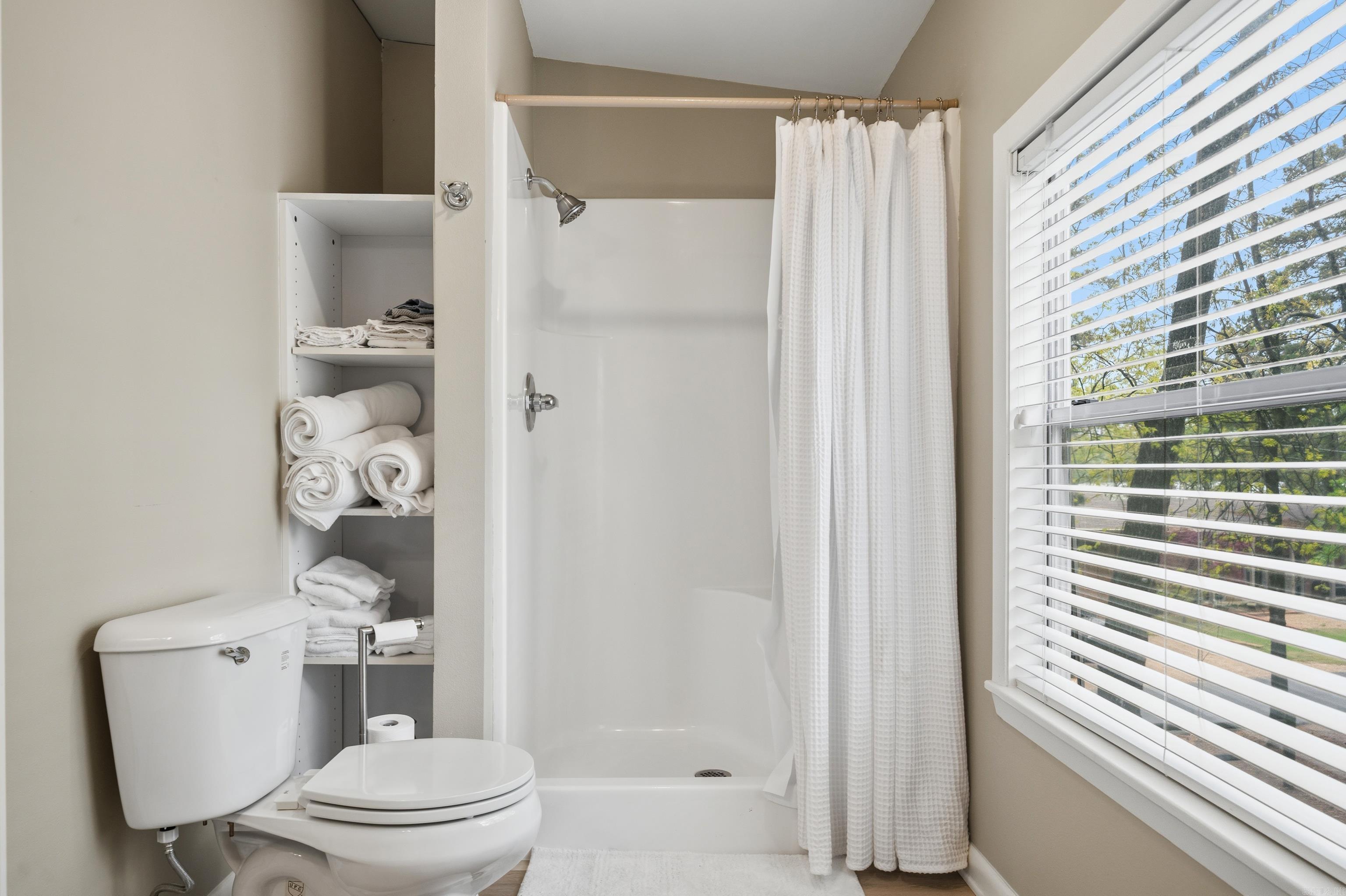 651 Peninsula Unit: 28