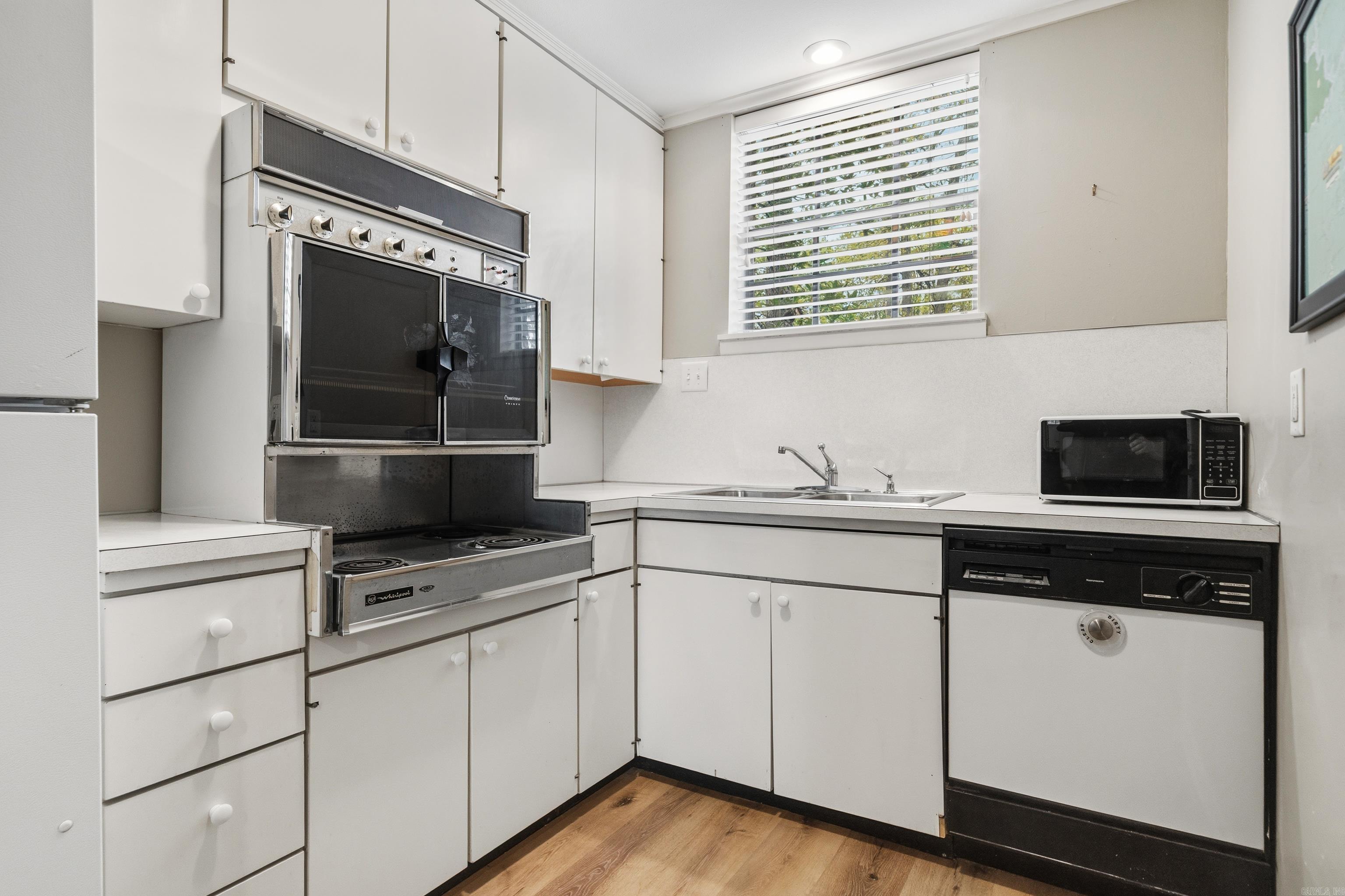 651 Peninsula Unit: 28