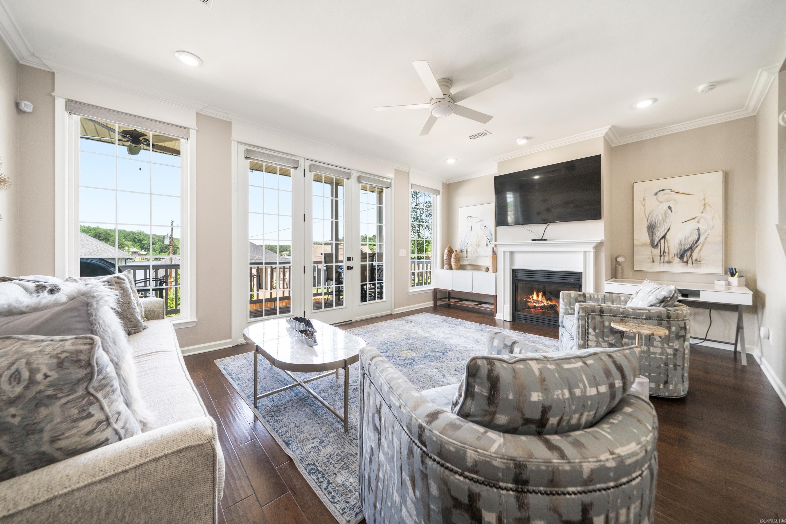 102 Eagle View Point