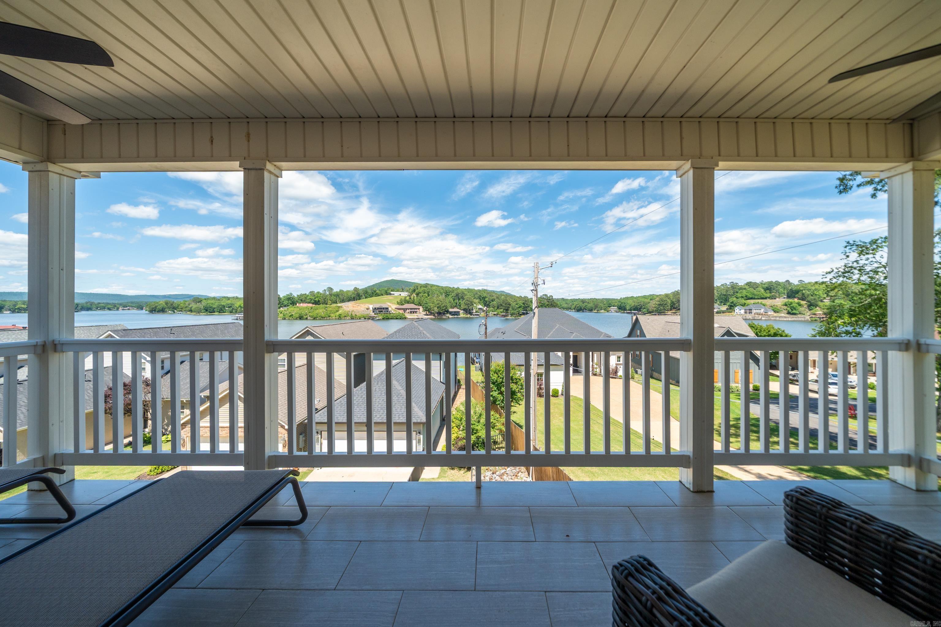 102 Eagle View Point