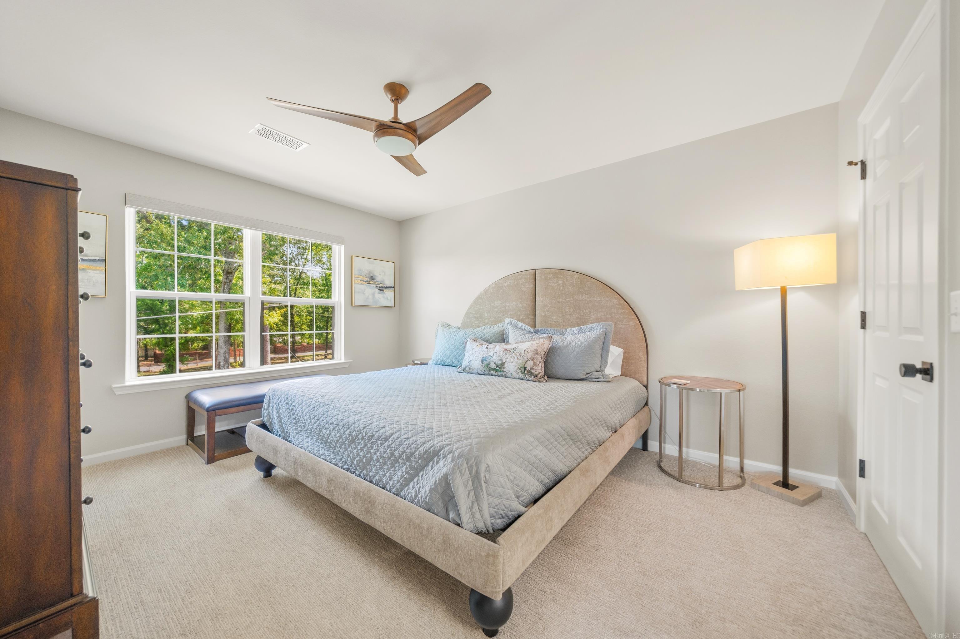102 Eagle View Point
